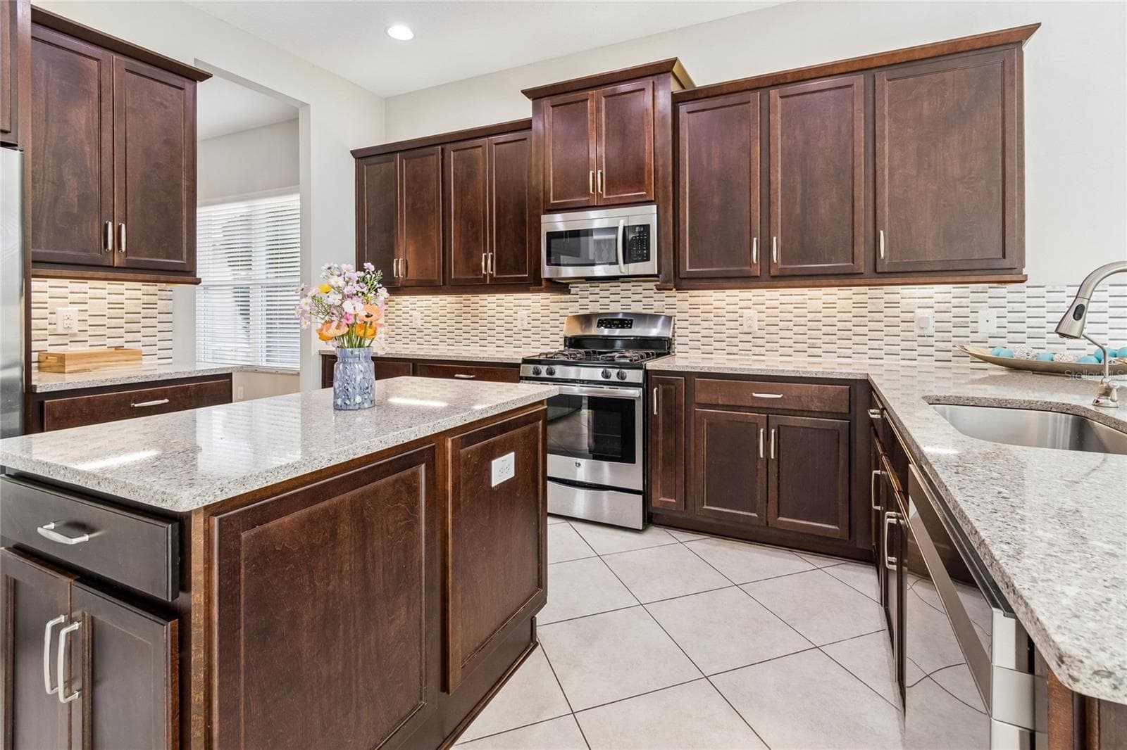 Single Family Residence at 30229 SOUTHERNWOOD CT, WESLEY CHAPEL, photo 27 of 90
