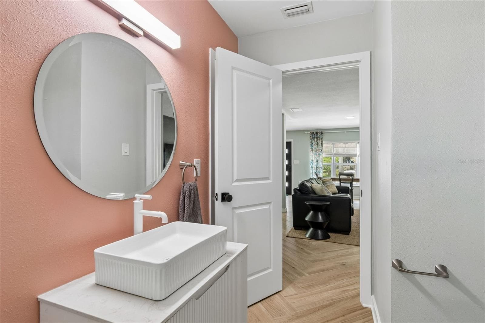 Hall bath - 314 INDIANA AVE, CRYSTAL BEACH