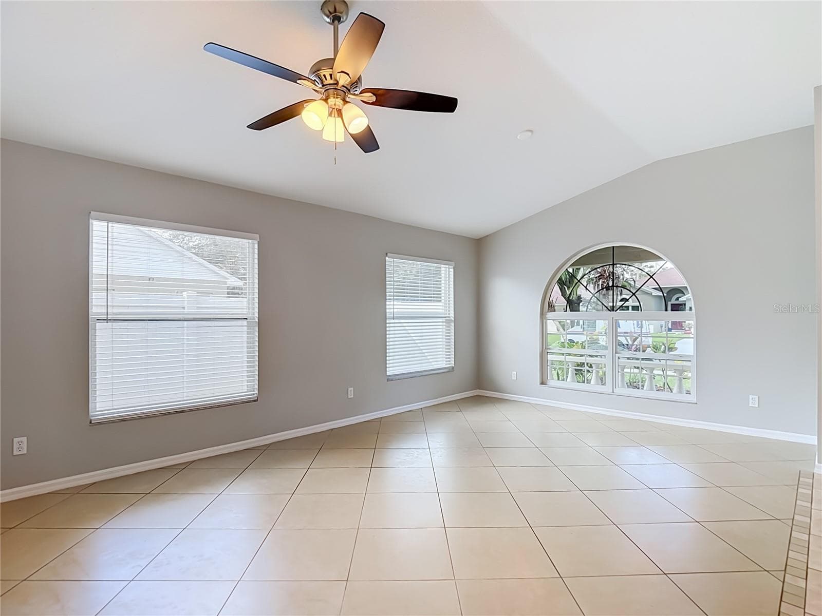 Single Family Residence at 805 LESA GLEN PL, BRANDON, photo 10 of 64