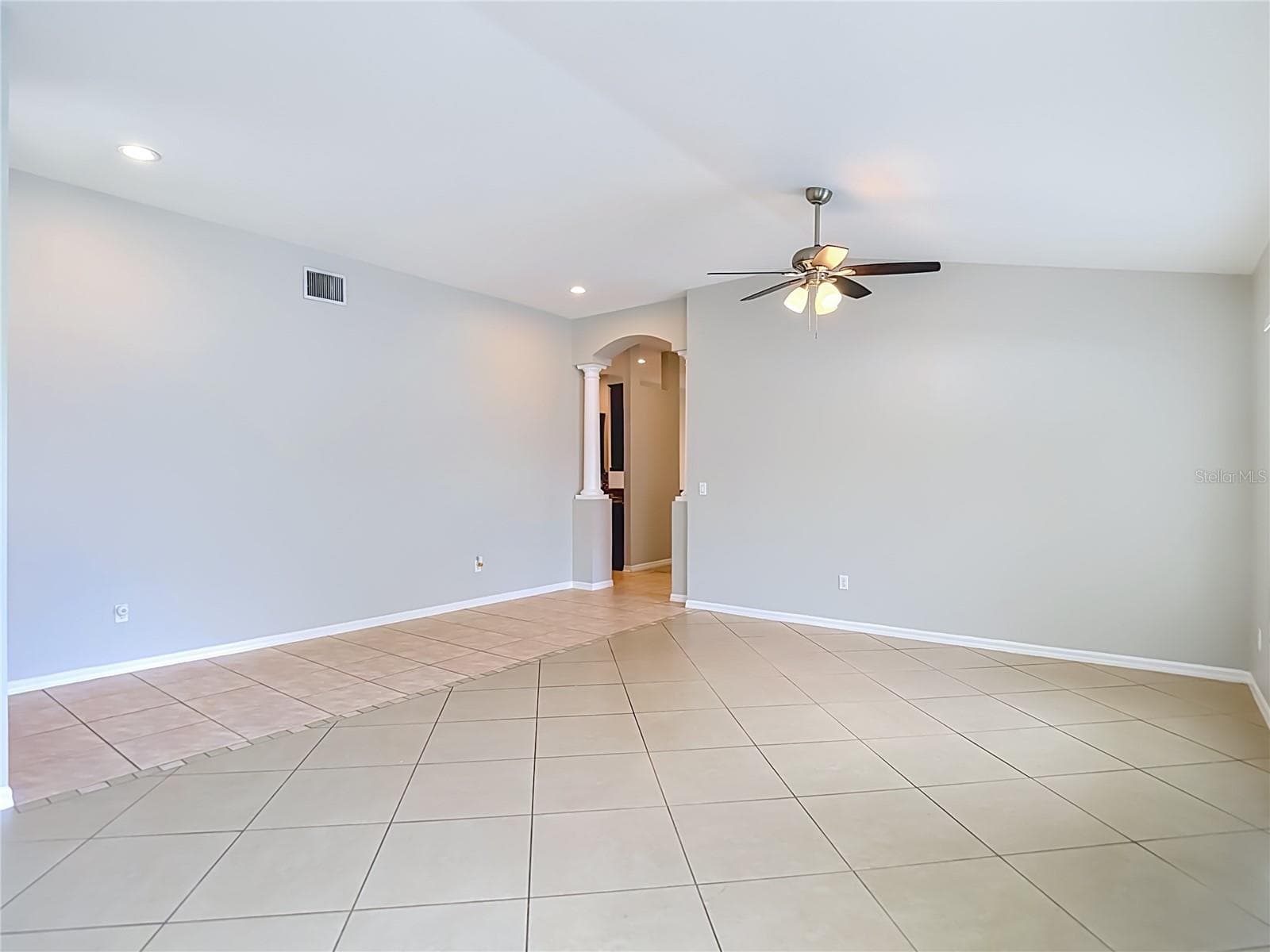 Single Family Residence at 805 LESA GLEN PL, BRANDON, photo 12 of 64