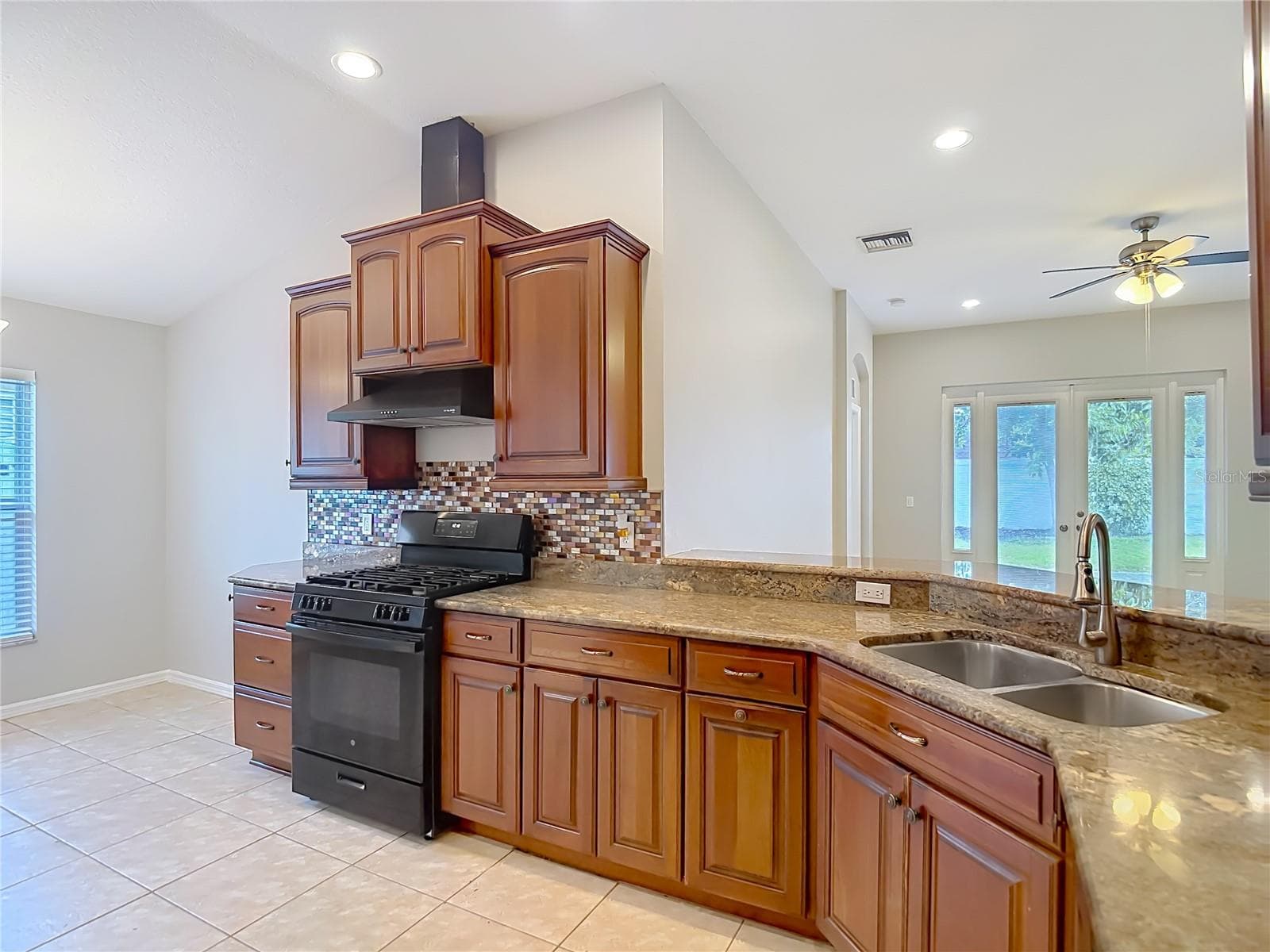 Single Family Residence at 805 LESA GLEN PL, BRANDON, photo 15 of 64
