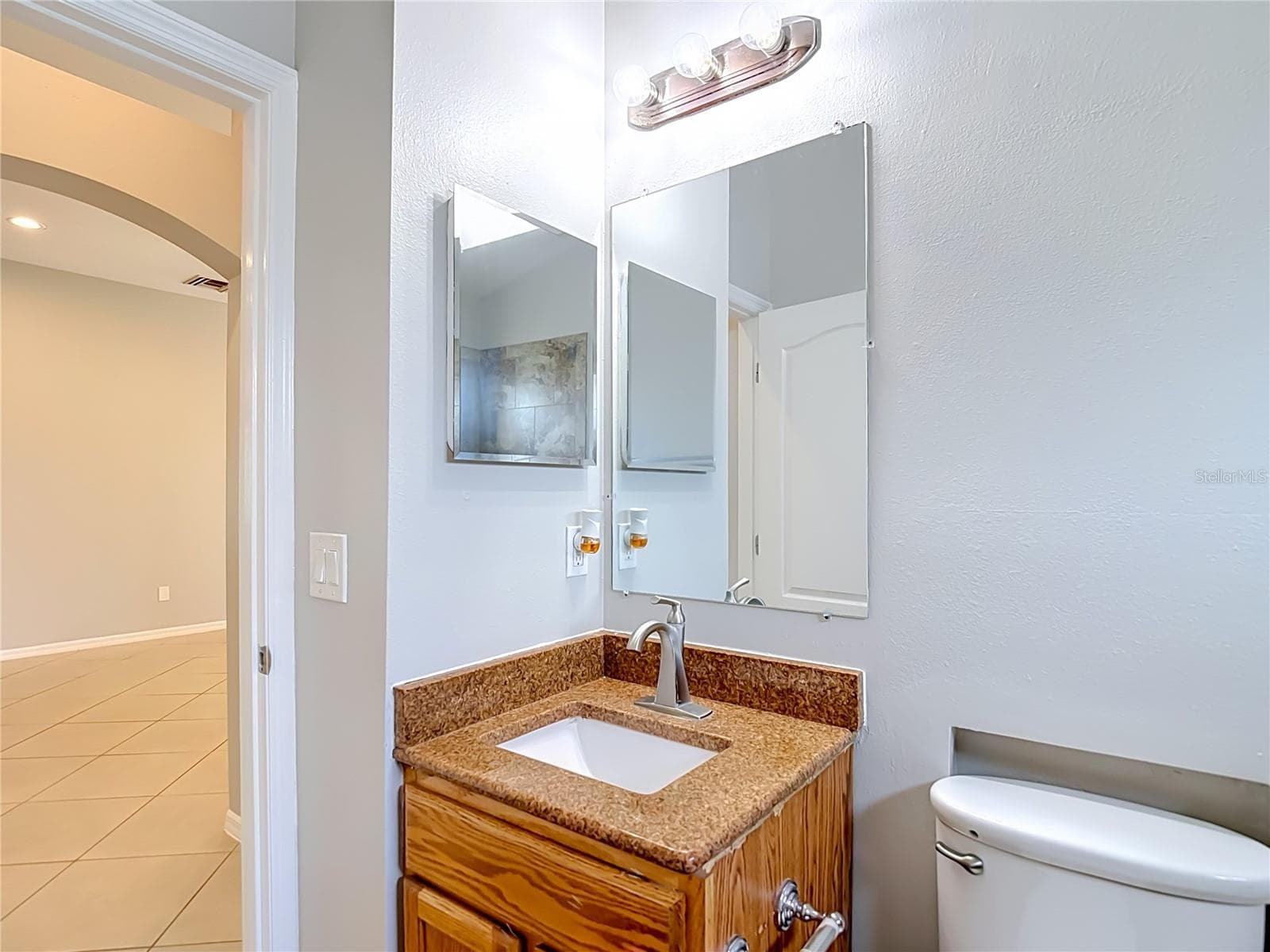 Single Family Residence at 805 LESA GLEN PL, BRANDON, photo 36 of 64