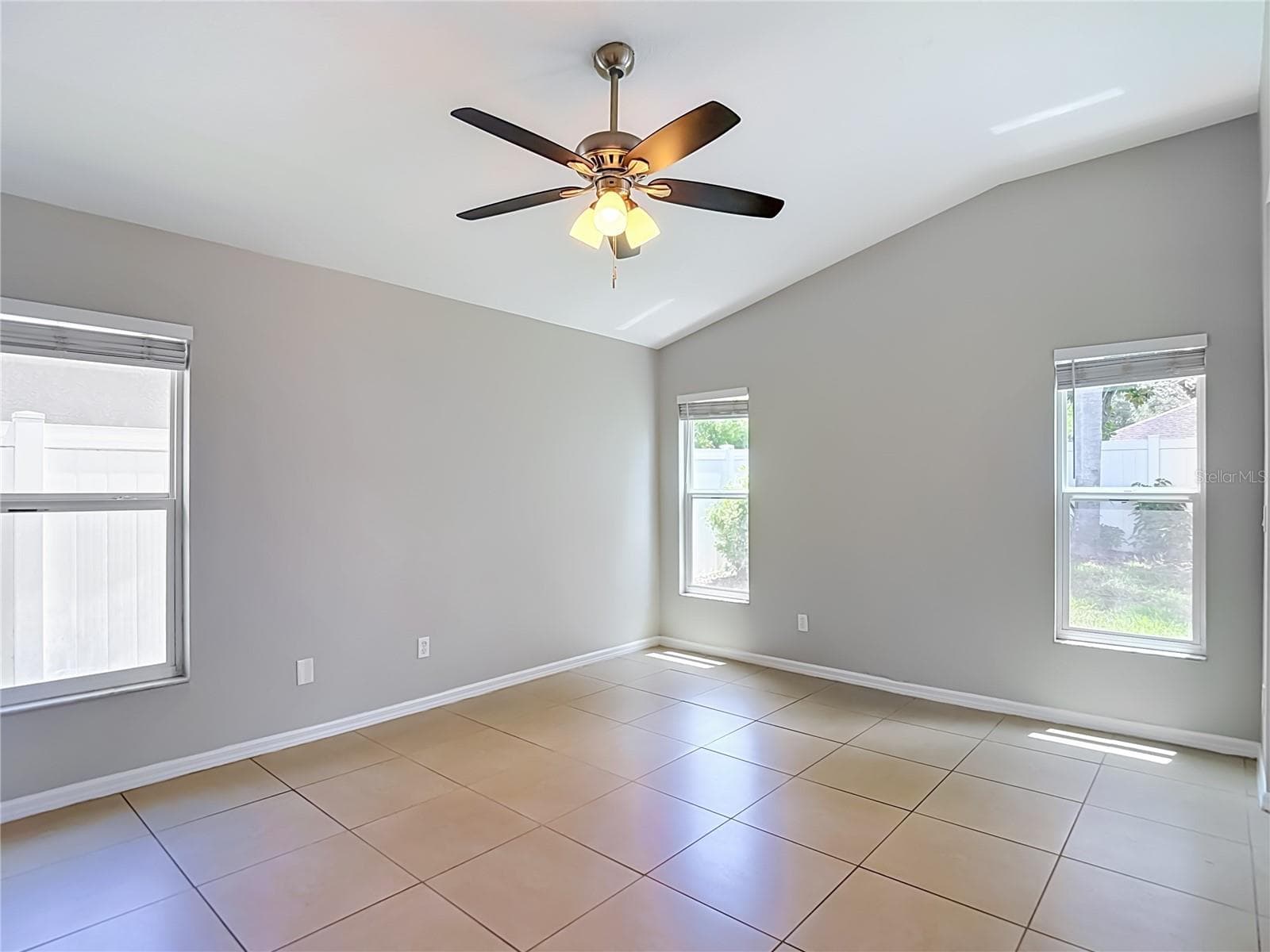 Single Family Residence at 805 LESA GLEN PL, BRANDON, photo 41 of 64
