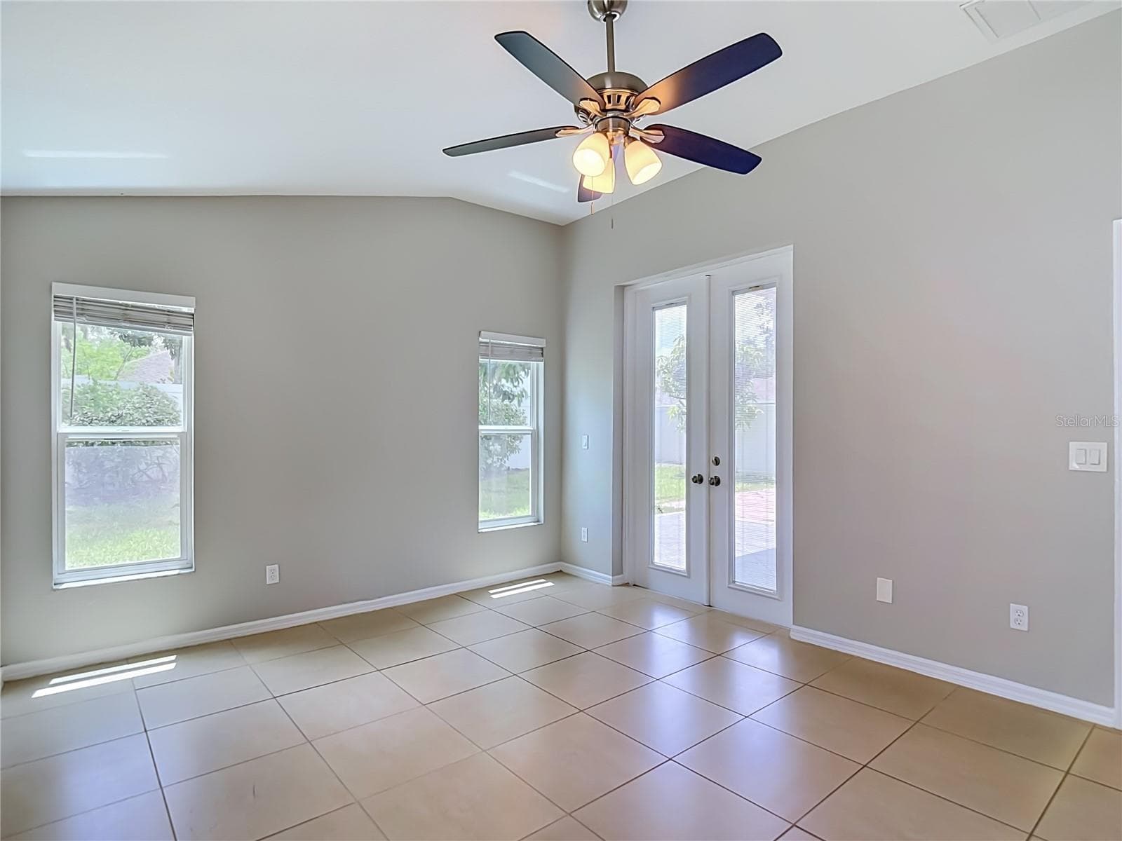 Single Family Residence at 805 LESA GLEN PL, BRANDON, photo 44 of 64