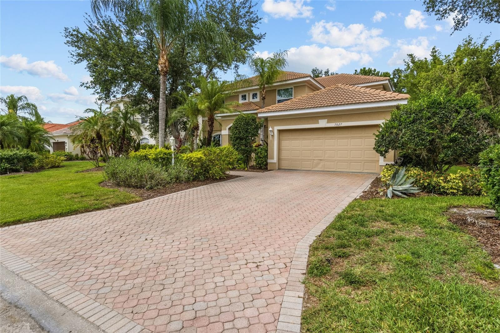 Single Family Residence at 7627 DESERT INN WAY, LAKEWOOD RANCH, photo 3 of 66