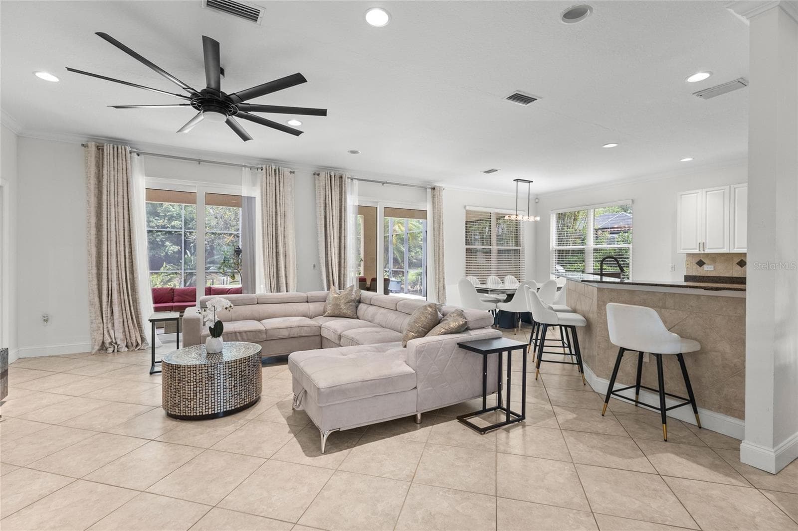 Single Family Residence at 7627 DESERT INN WAY, LAKEWOOD RANCH, photo 8 of 66