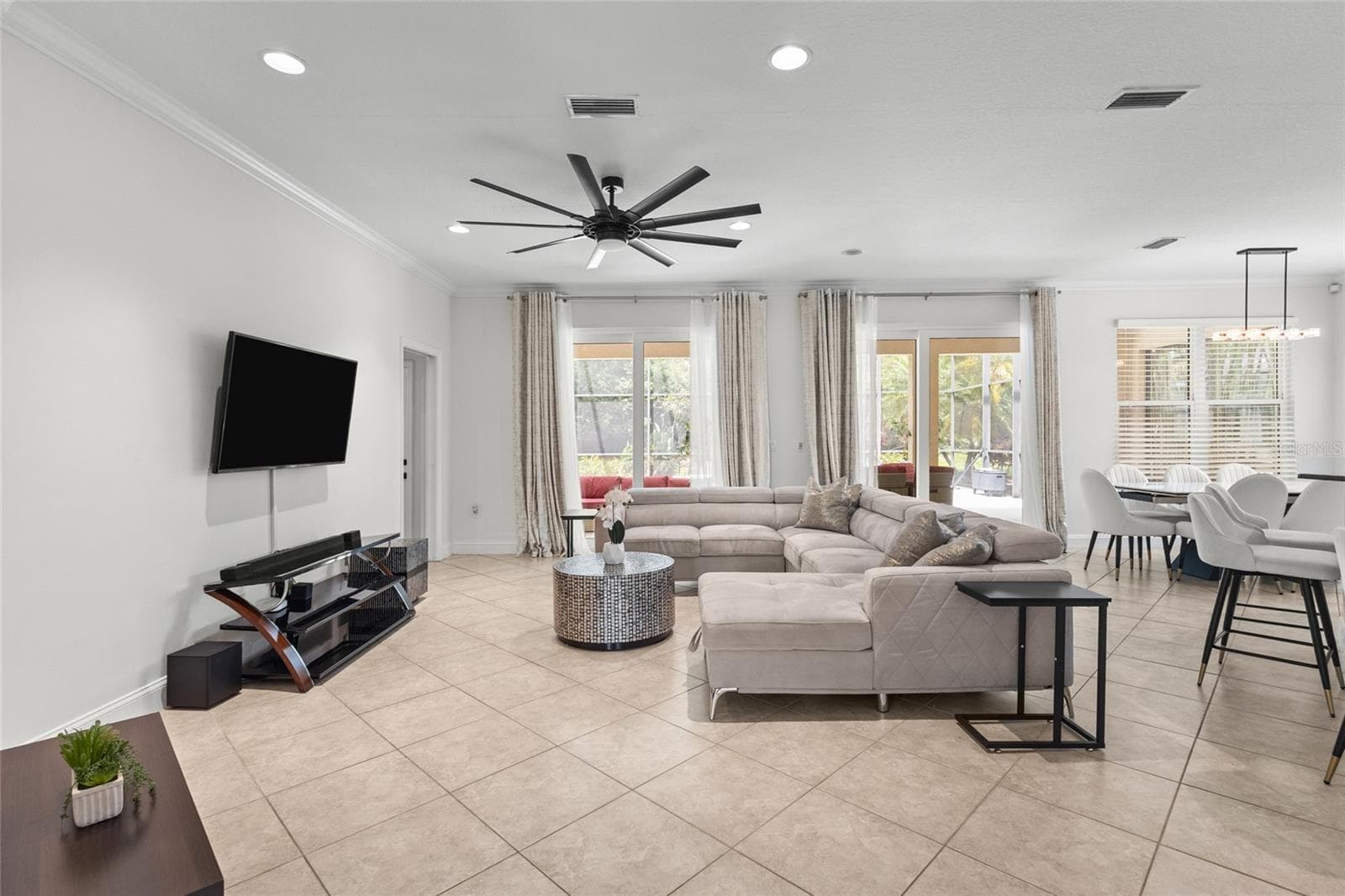 Single Family Residence at 7627 DESERT INN WAY, LAKEWOOD RANCH, photo 9 of 66
