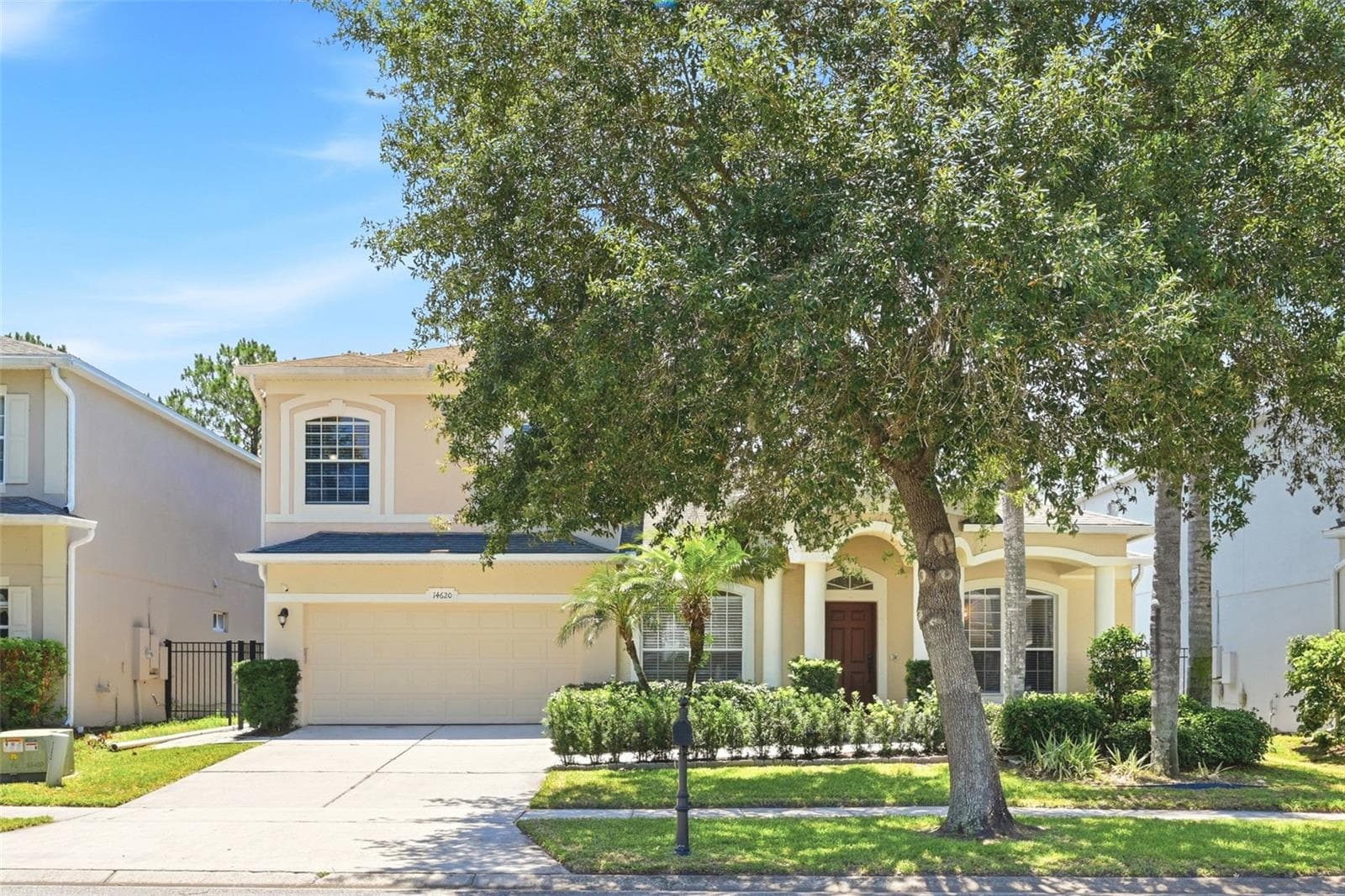 Single Family Residence at 14620 CABLESHIRE WAY, ORLANDO, photo 2 of 55