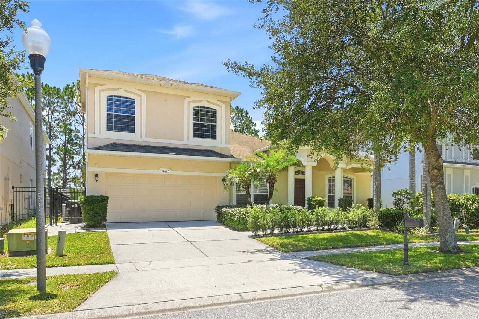 Single Family Residence at 14620 CABLESHIRE WAY, ORLANDO, photo 4 of 55