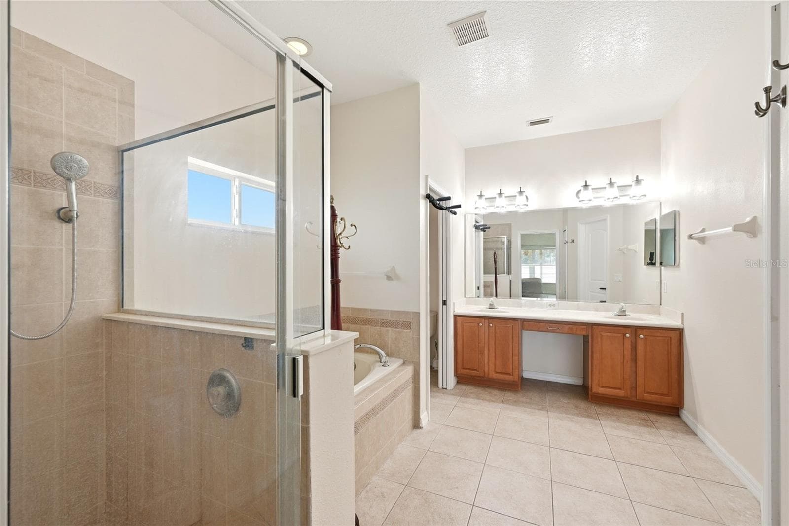 Single Family Residence at 14620 CABLESHIRE WAY, ORLANDO, photo 31 of 55