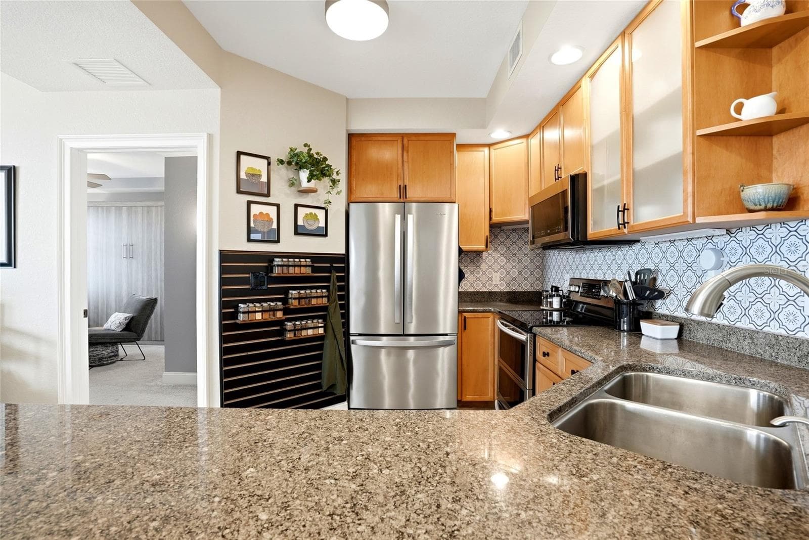 Condominium at 750 4TH AVE S #705D, ST PETERSBURG, photo 11 of 60