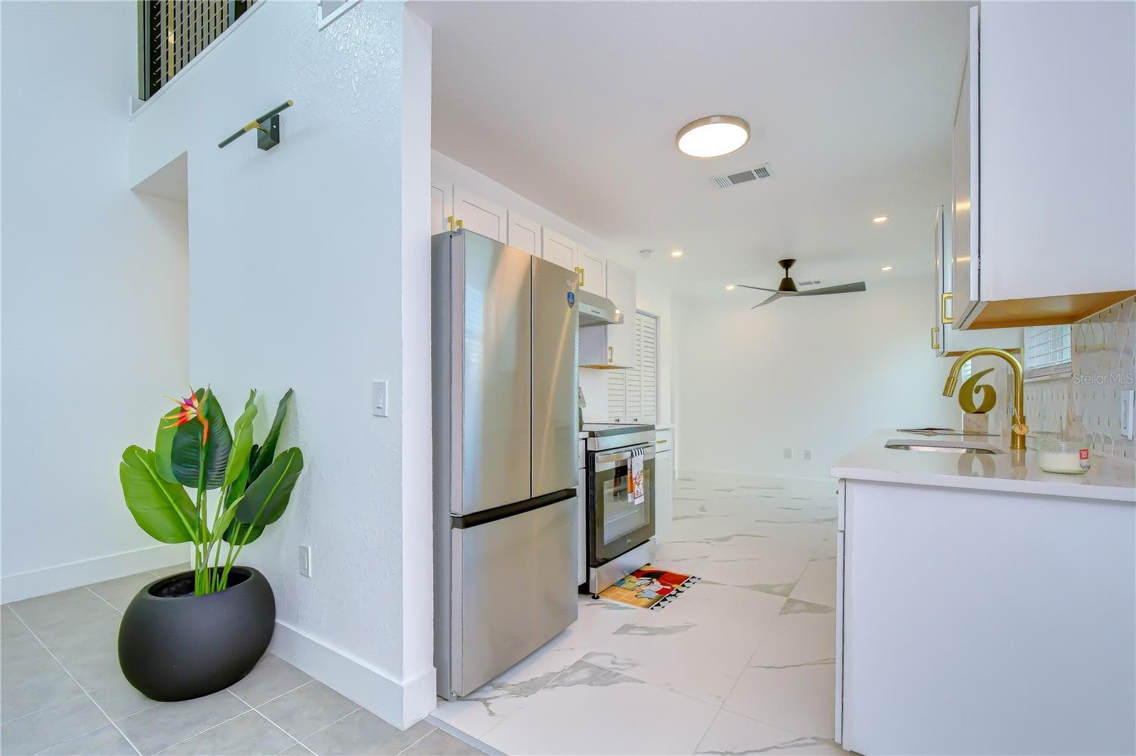 Single Family Residence at 214 8TH AVENUE DR W, BRADENTON, photo 13 of 37