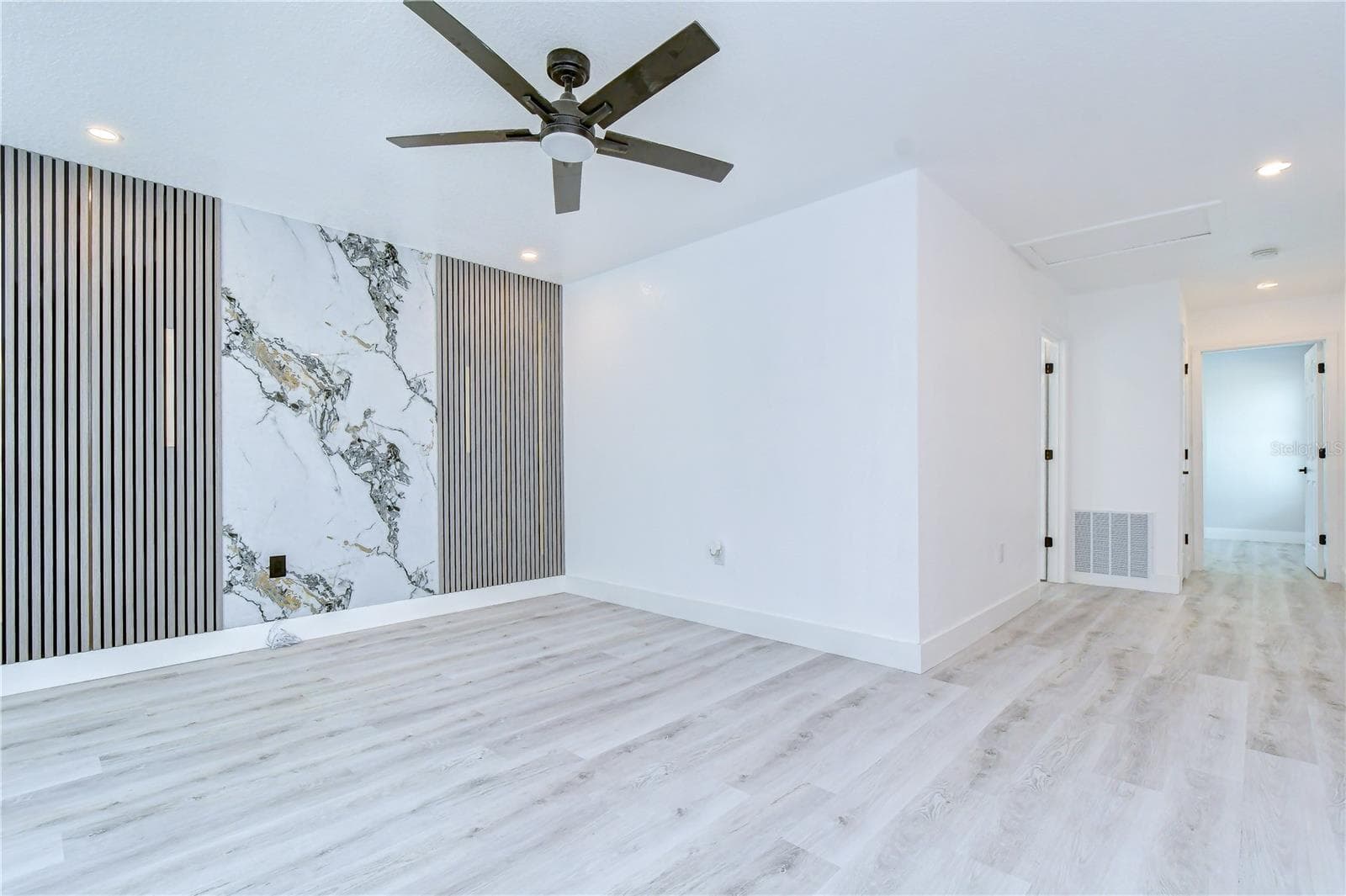 Single Family Residence at 214 8TH AVENUE DR W, BRADENTON, photo 19 of 37