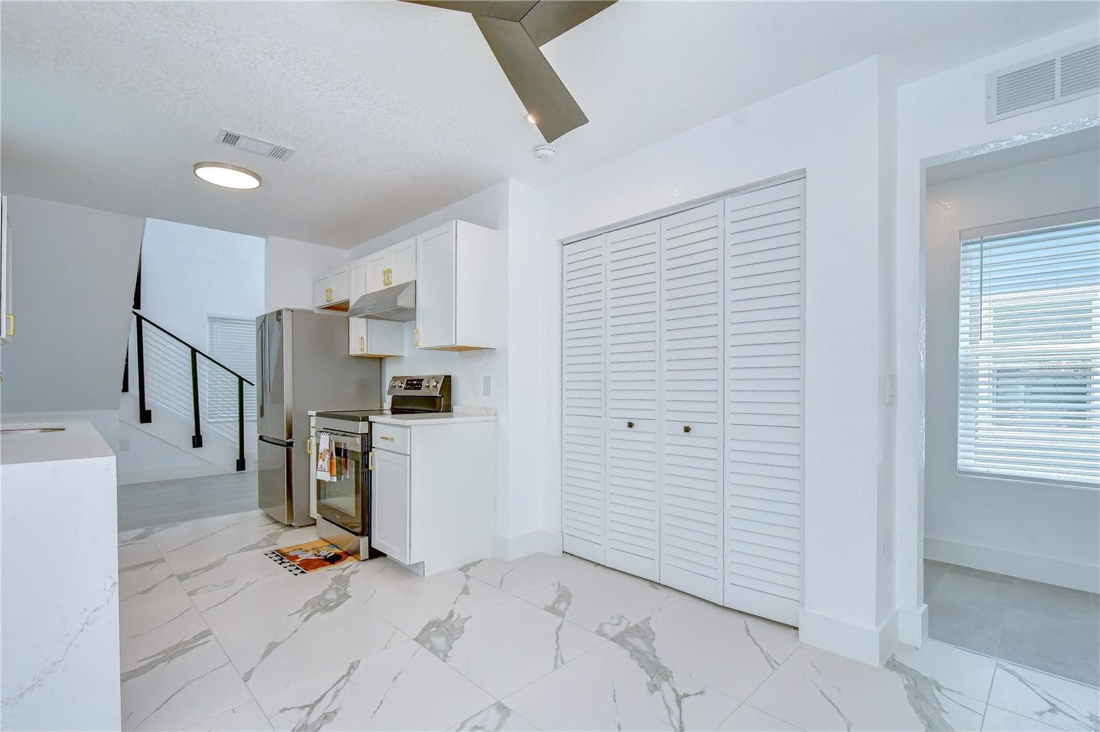 Single Family Residence at 218 8TH AVENUE DR W, BRADENTON, photo 13 of 30