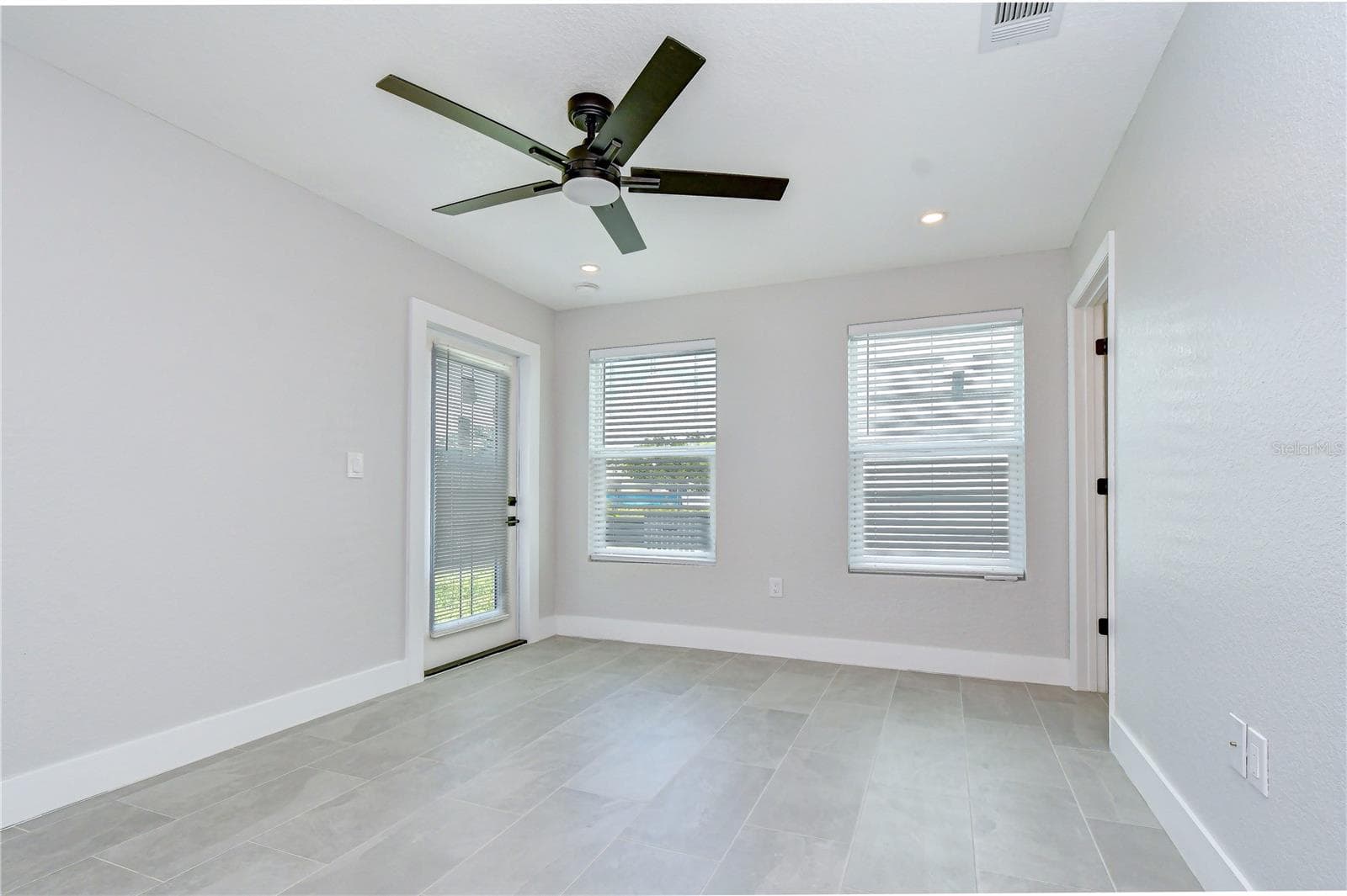 Single Family Residence at 218 8TH AVENUE DR W, BRADENTON, photo 17 of 30