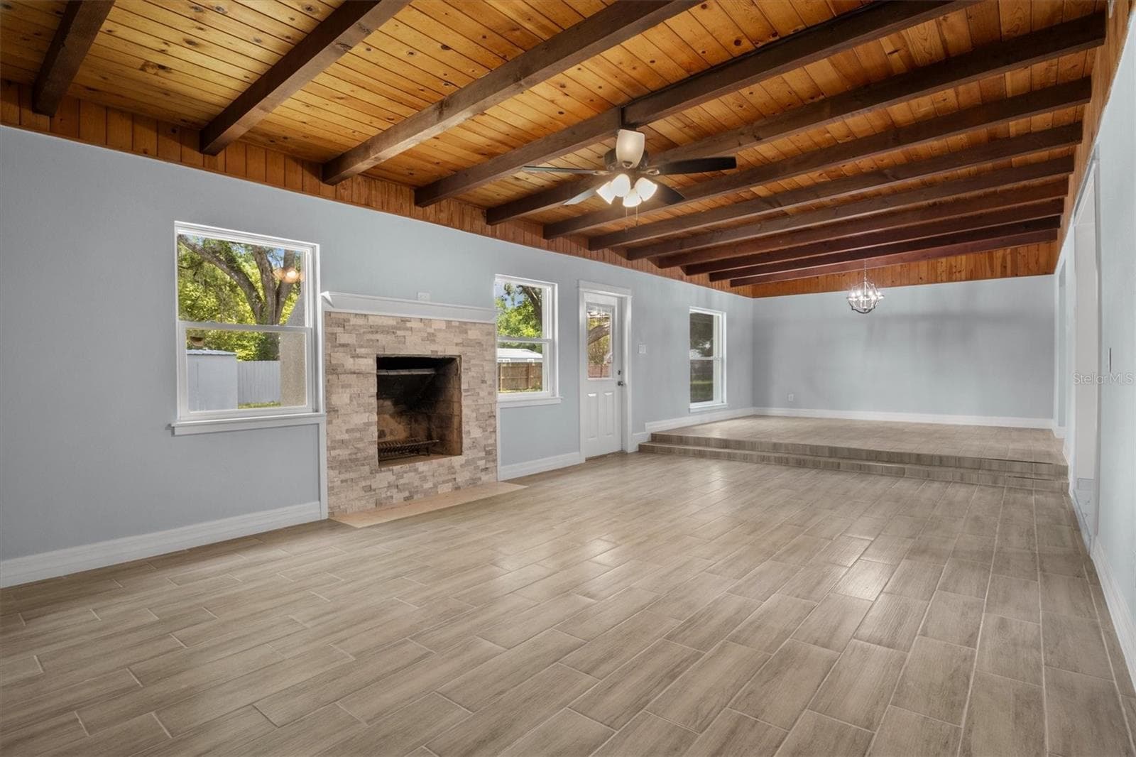Living Room - 3945 CHART PRINE RD, LAKELAND