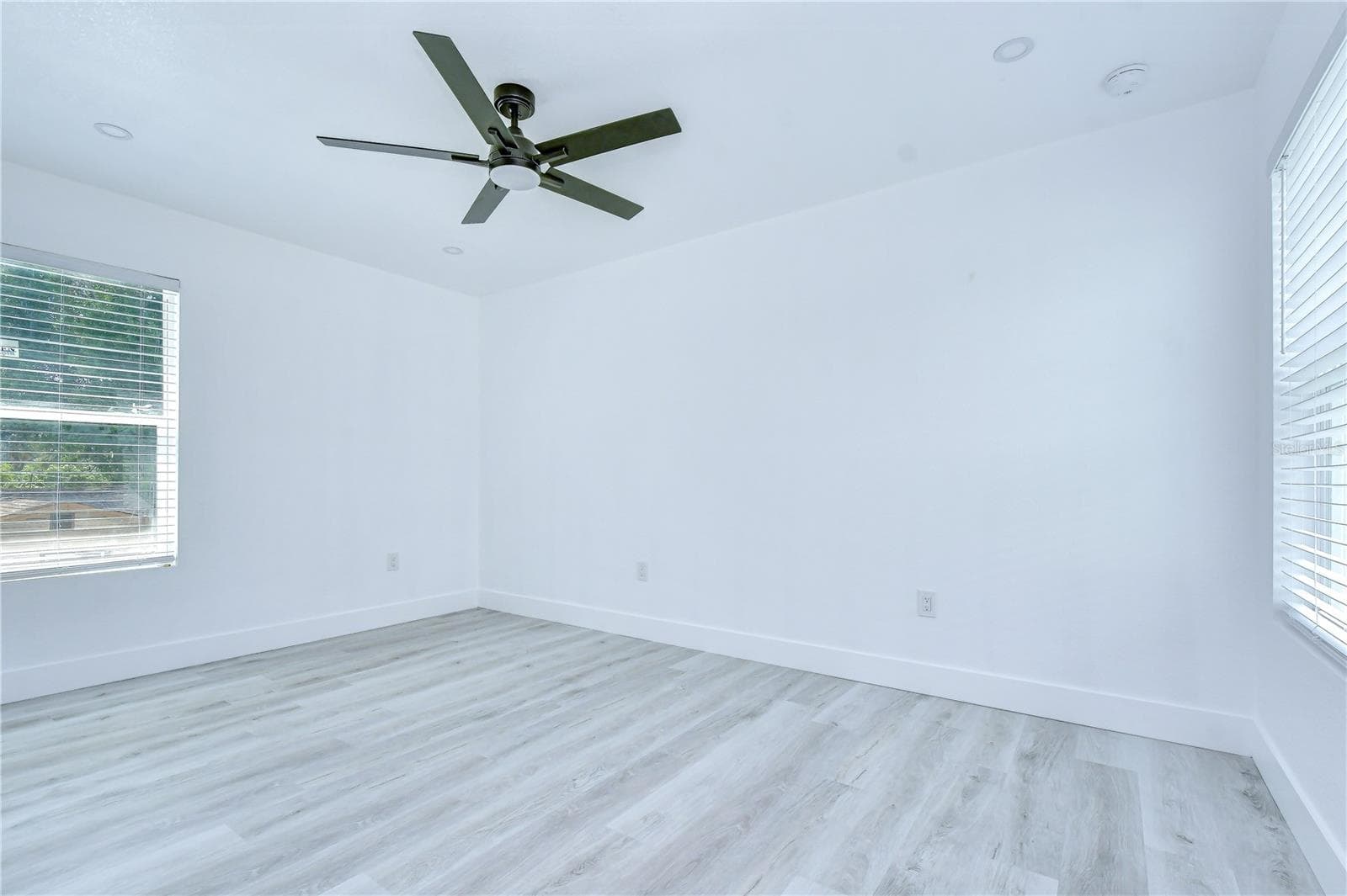 Single Family Residence at 222 8TH AVENUE DR W, BRADENTON, photo 21 of 33