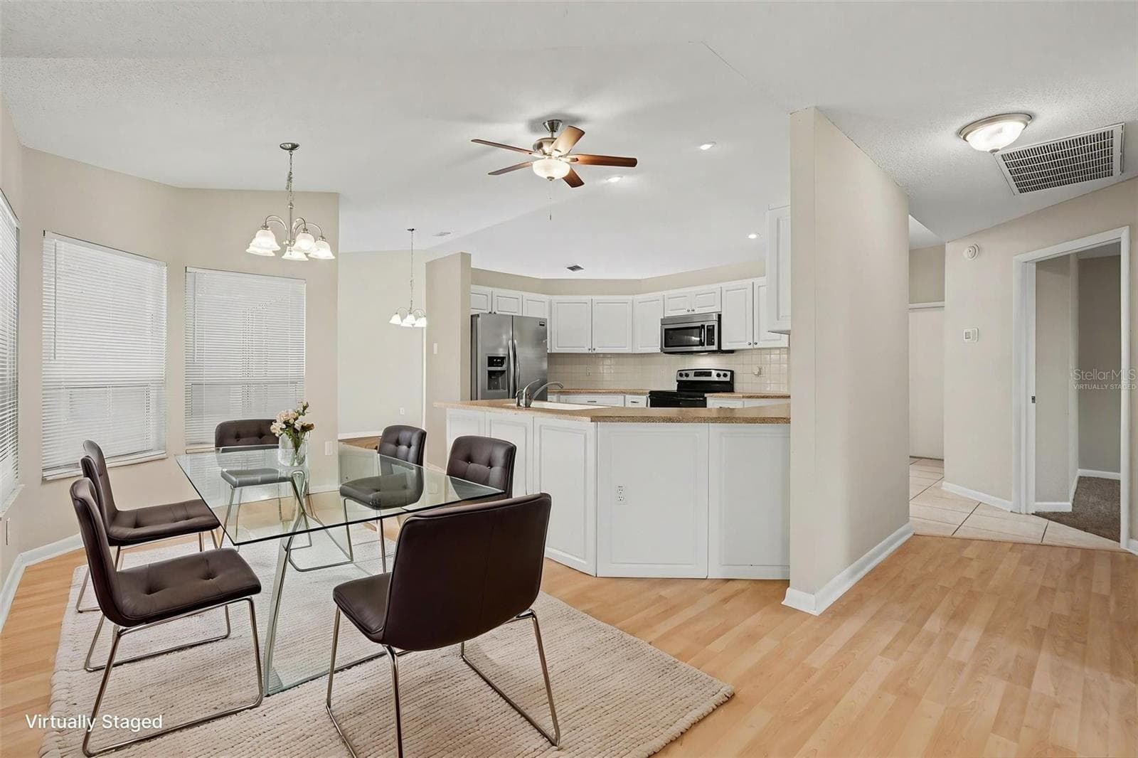 Virtually Staged - 9389 FOX HOLLOW LN, WEEKI WACHEE