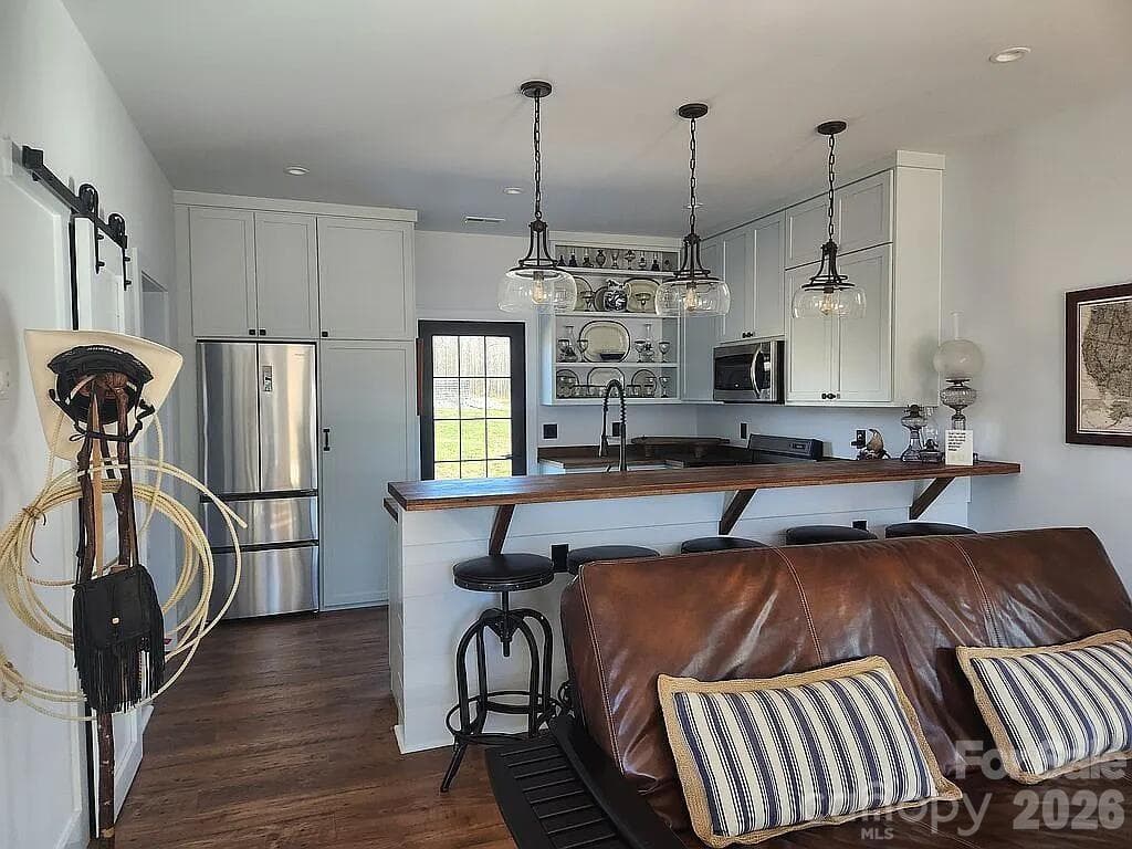 Single Family Residence at 4085 Hunting Country Road, Tryon, photo 7 of 19