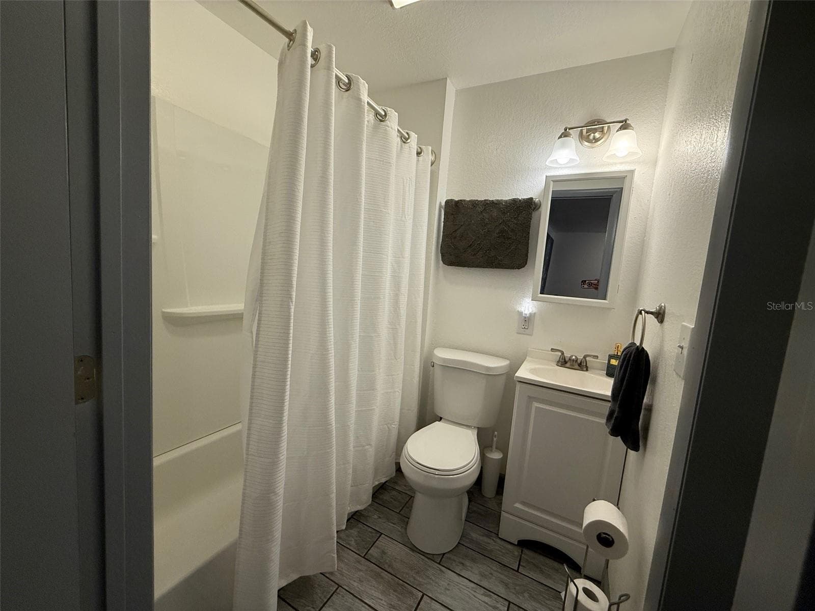 911 Wabash 2nd bath - 907 N WABASH AVE, LAKELAND
