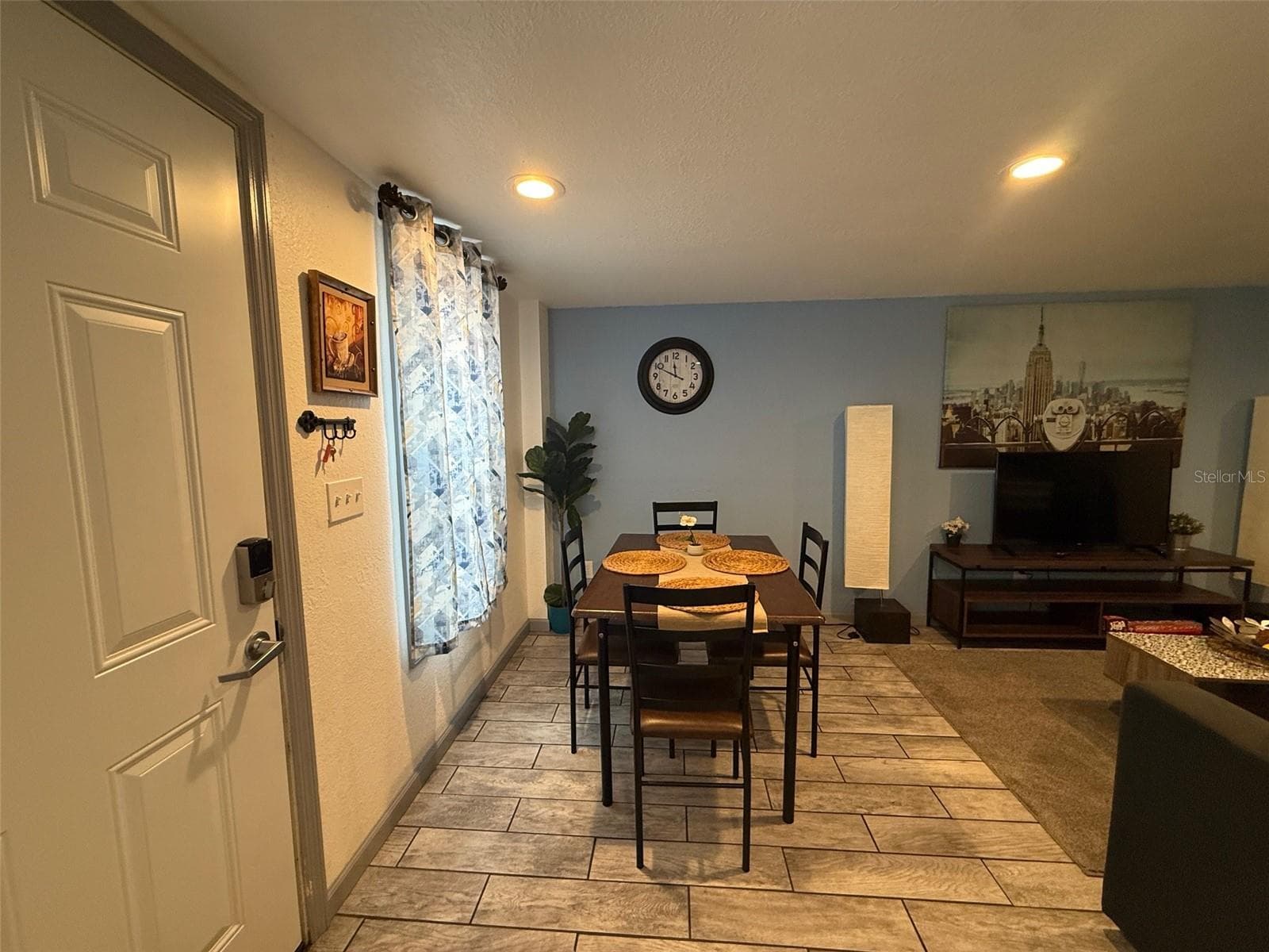 907 Wabash dining - 907 N WABASH AVE, LAKELAND