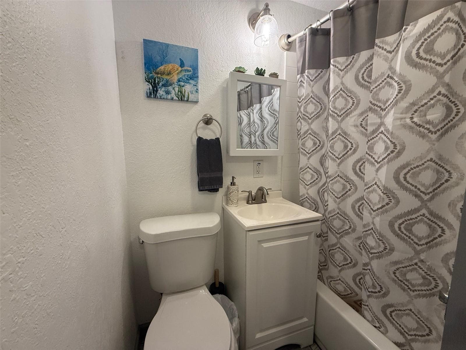 907 Wabash full bath - 907 N WABASH AVE, LAKELAND