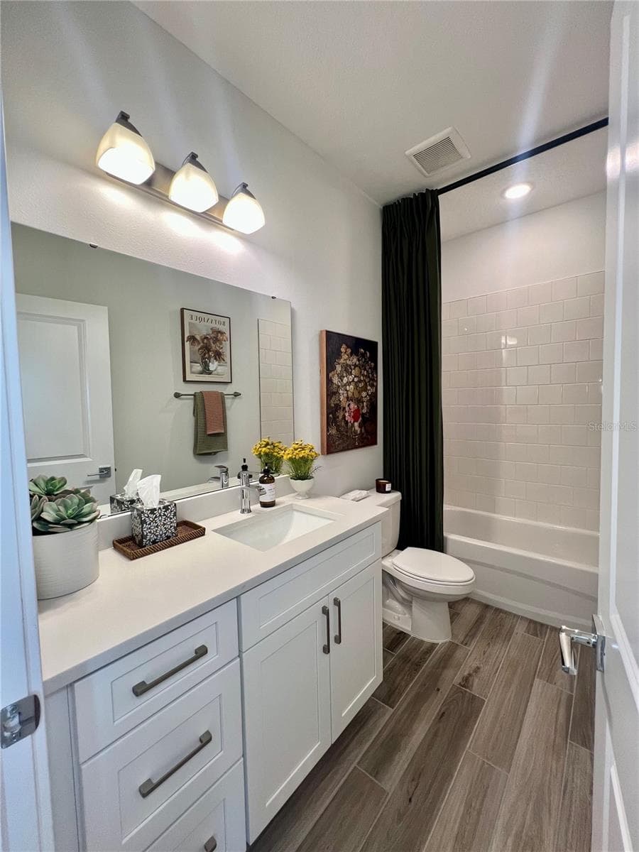 Single Family Residence at 280 ELENA LAVIN CIR, ORLANDO, photo 9 of 12
