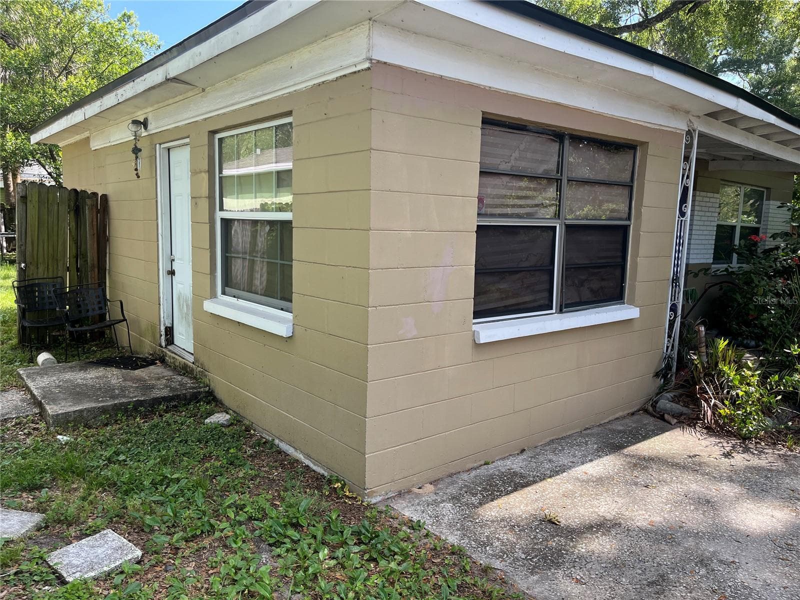 Single Family Residence at 3104 E CHELSEA ST, TAMPA, photo 2 of 12
