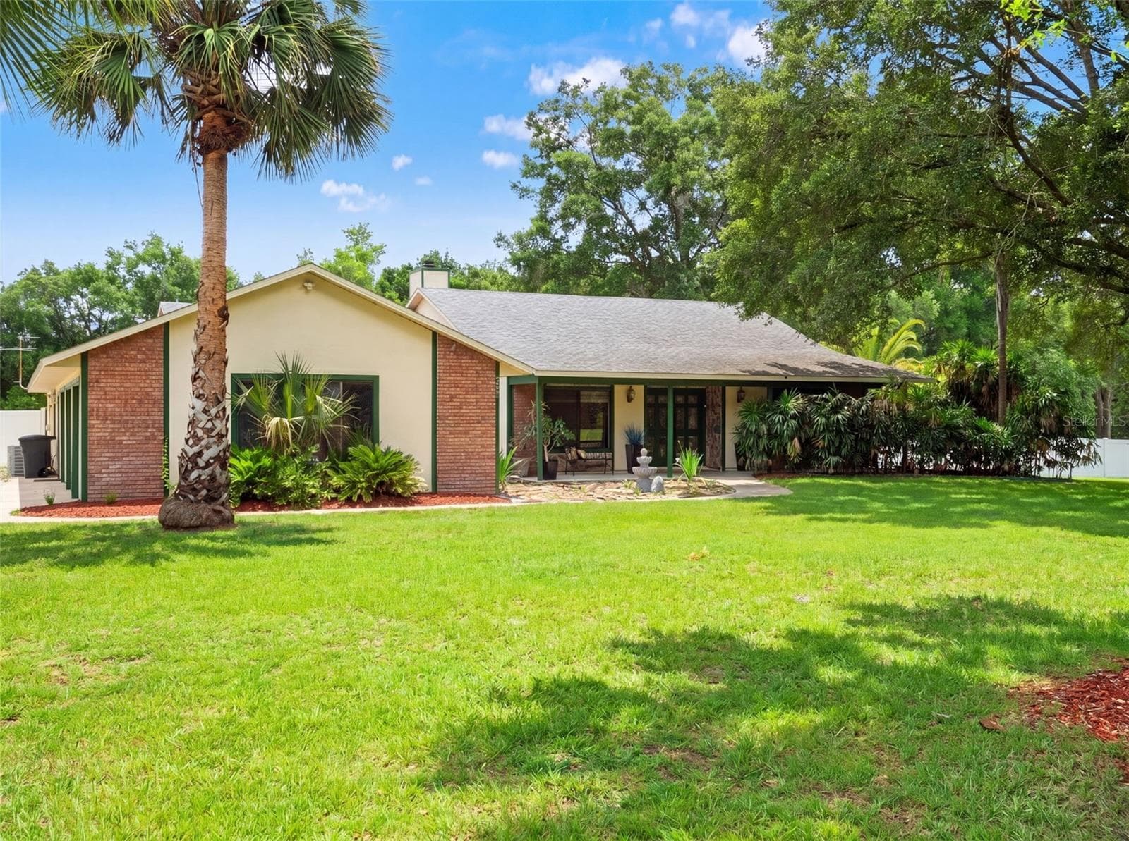 Charming Front Exterior with Expansive Lawn - 3501 HILL STREAM AVE, APOPKA