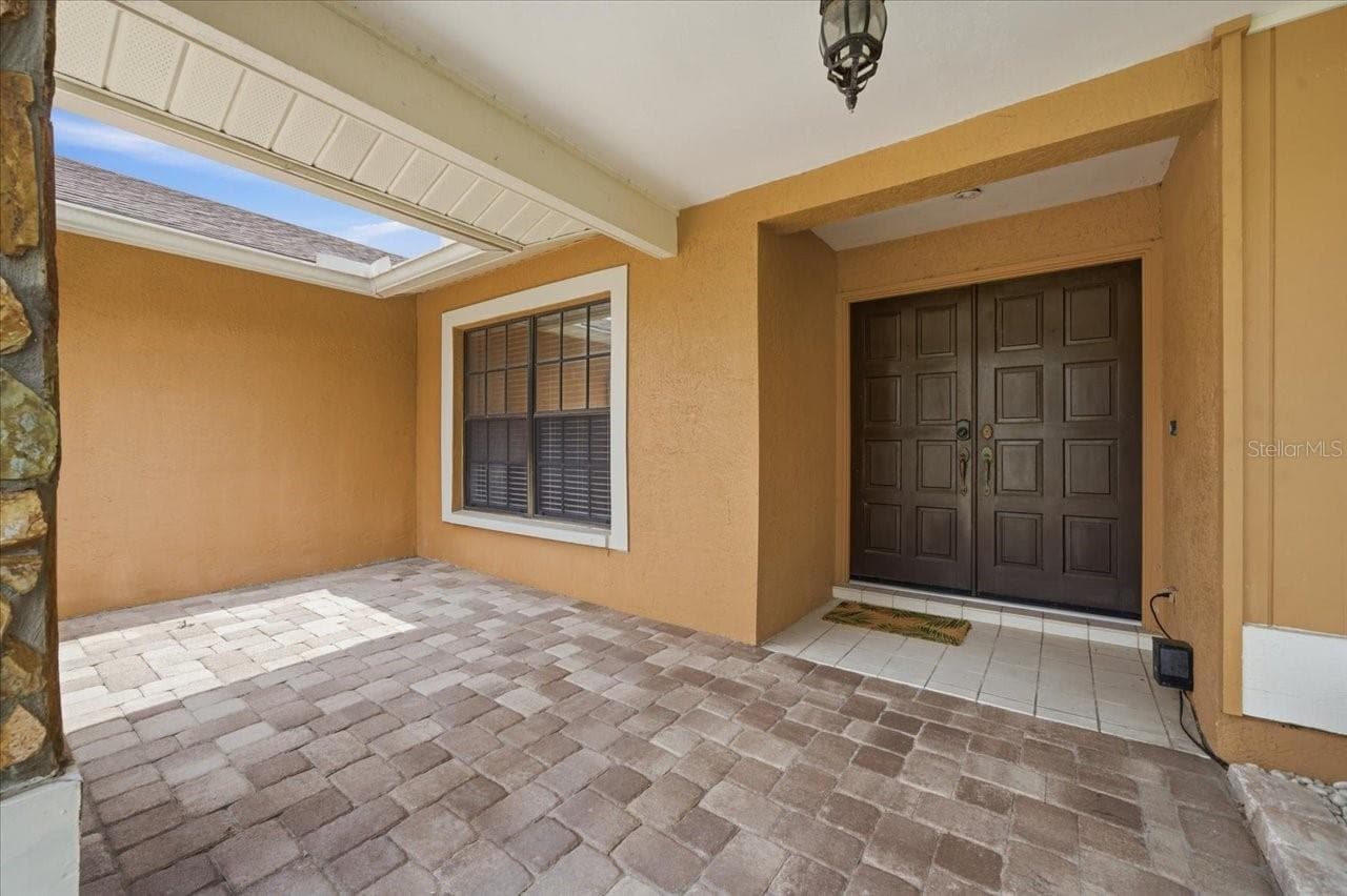 Single Family Residence at 11803 SWEETPEA CT, TAMPA, photo 3 of 39