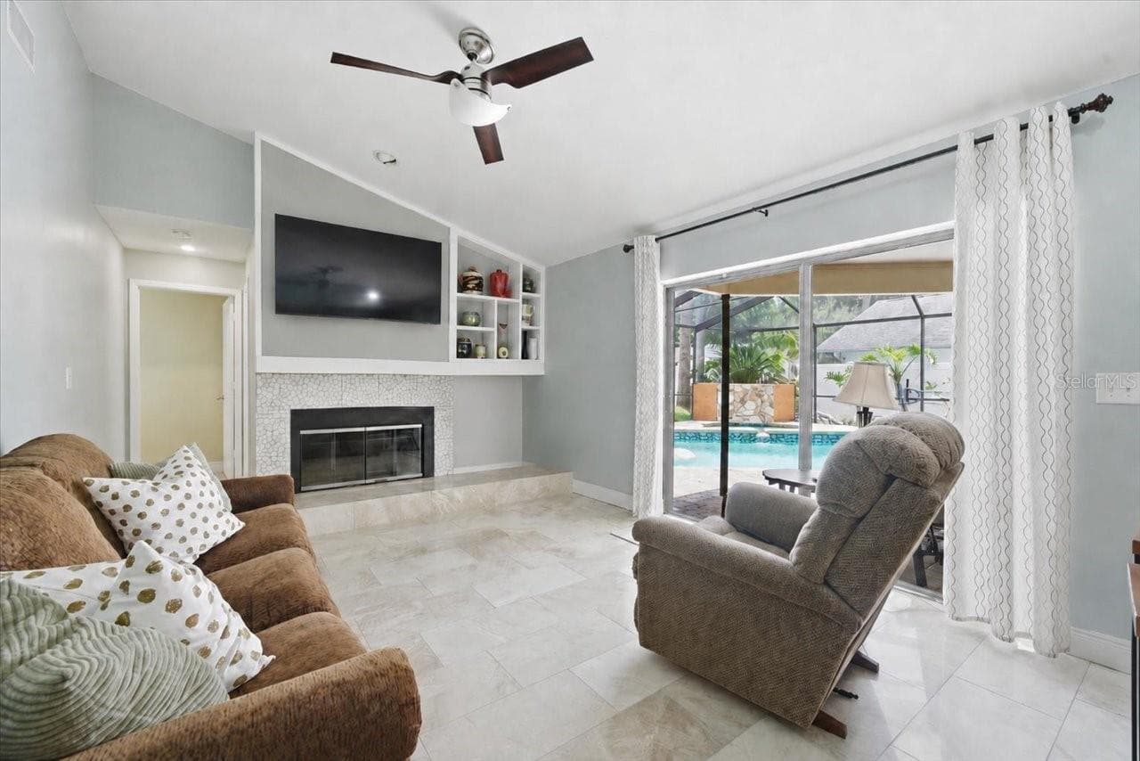 Single Family Residence at 11803 SWEETPEA CT, TAMPA, photo 13 of 39