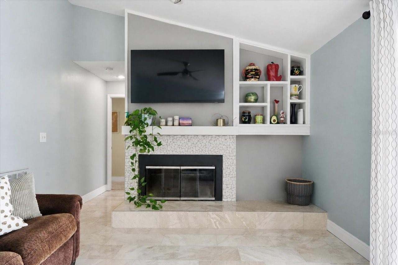 Single Family Residence at 11803 SWEETPEA CT, TAMPA, photo 14 of 39