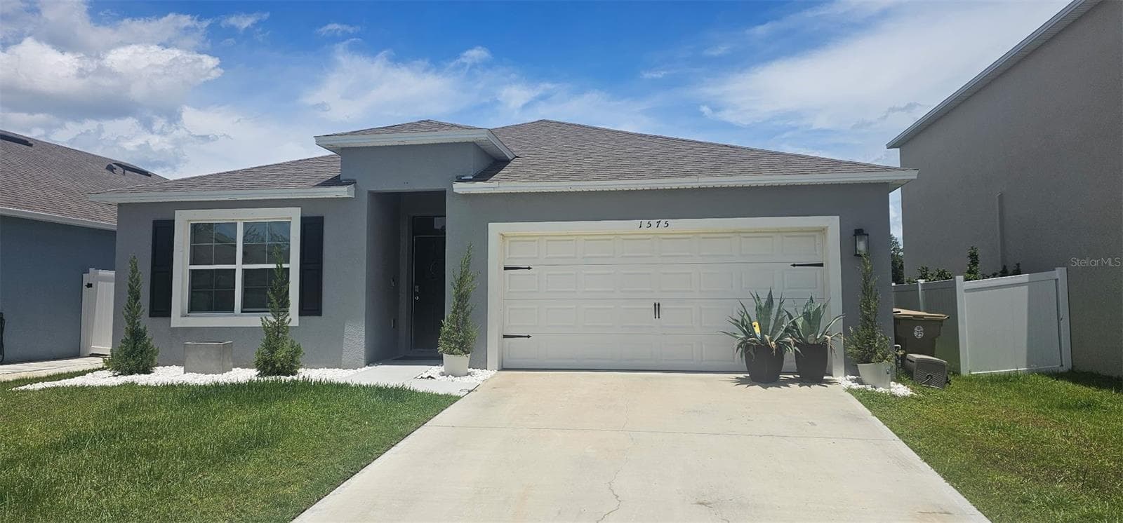 1575 BARBERRY DR