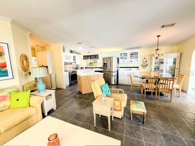 Manufactured Home at 805 S WATERWAY, VENICE, photo 5 of 24