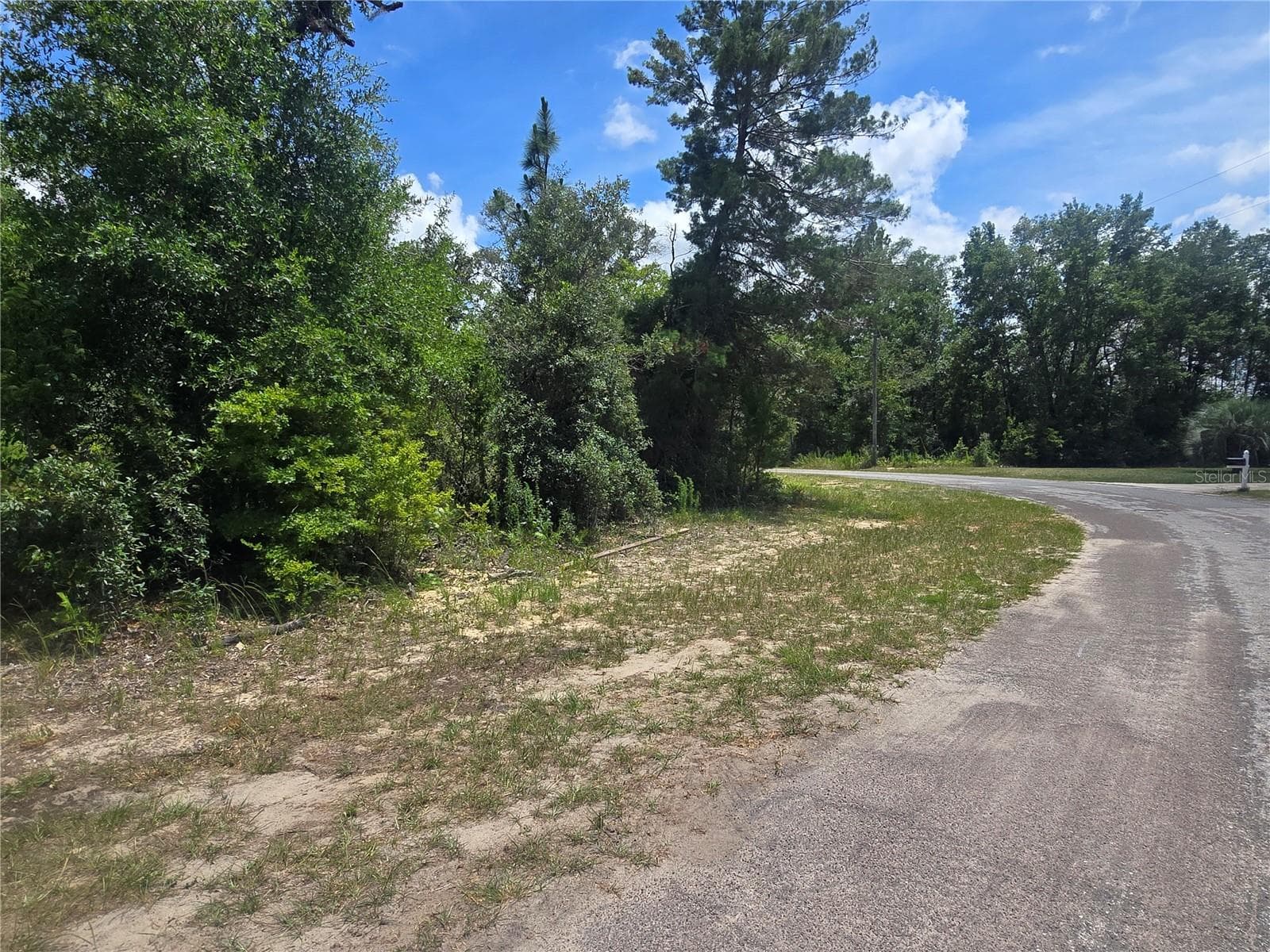 8365 N IBSEN DR