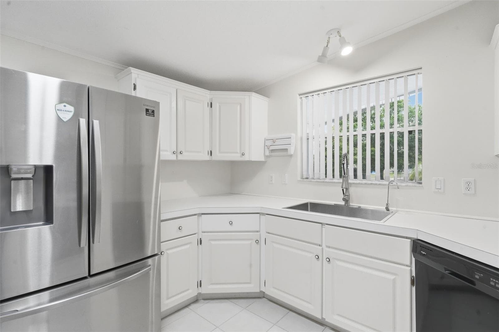 Manufactured Home at 30 FLORENCE BLVD, DEBARY, photo 24 of 48