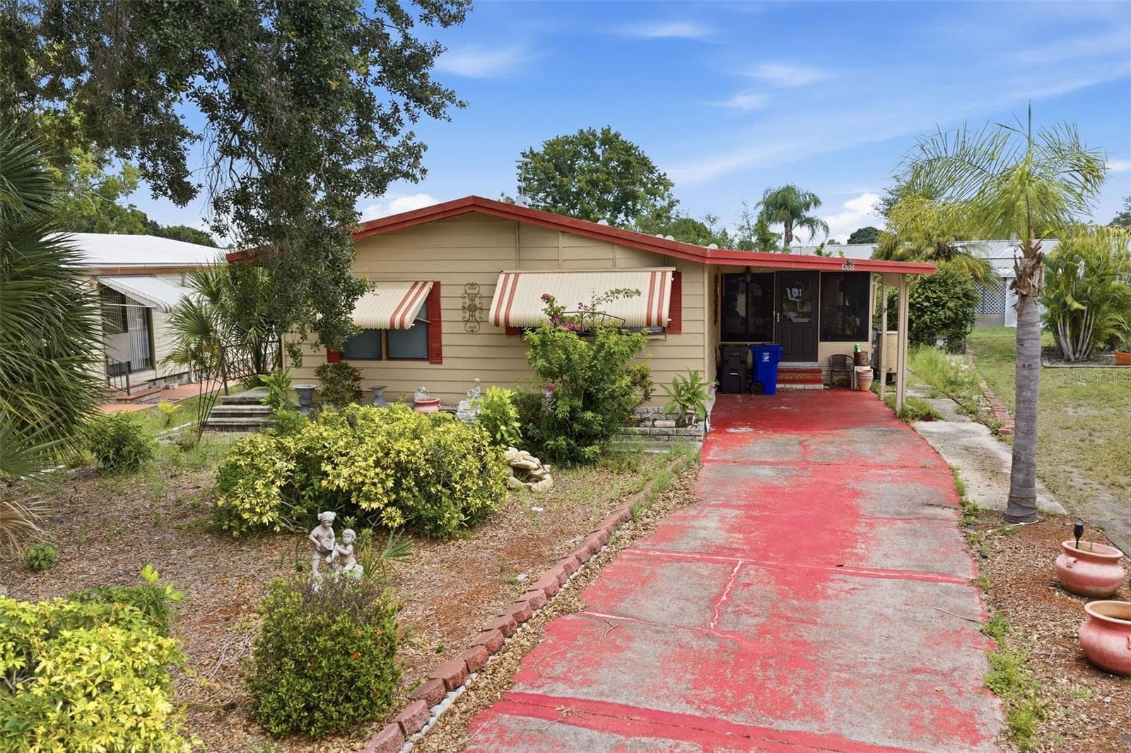 410 DOLPHIN DR S