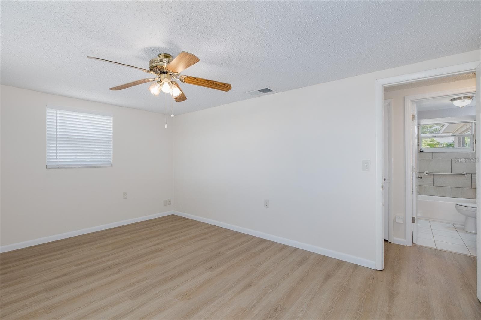 Primary Bedroom - 1148 FERNWOOD DR, HOLIDAY