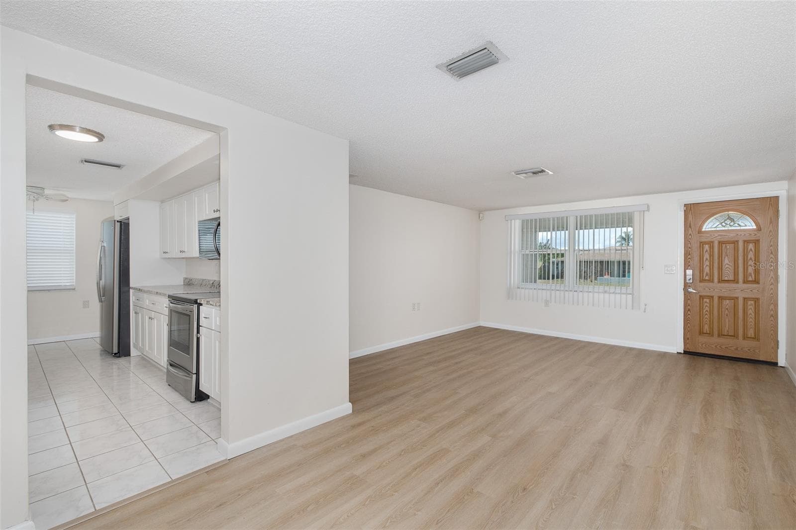 Living Room - 1148 FERNWOOD DR, HOLIDAY