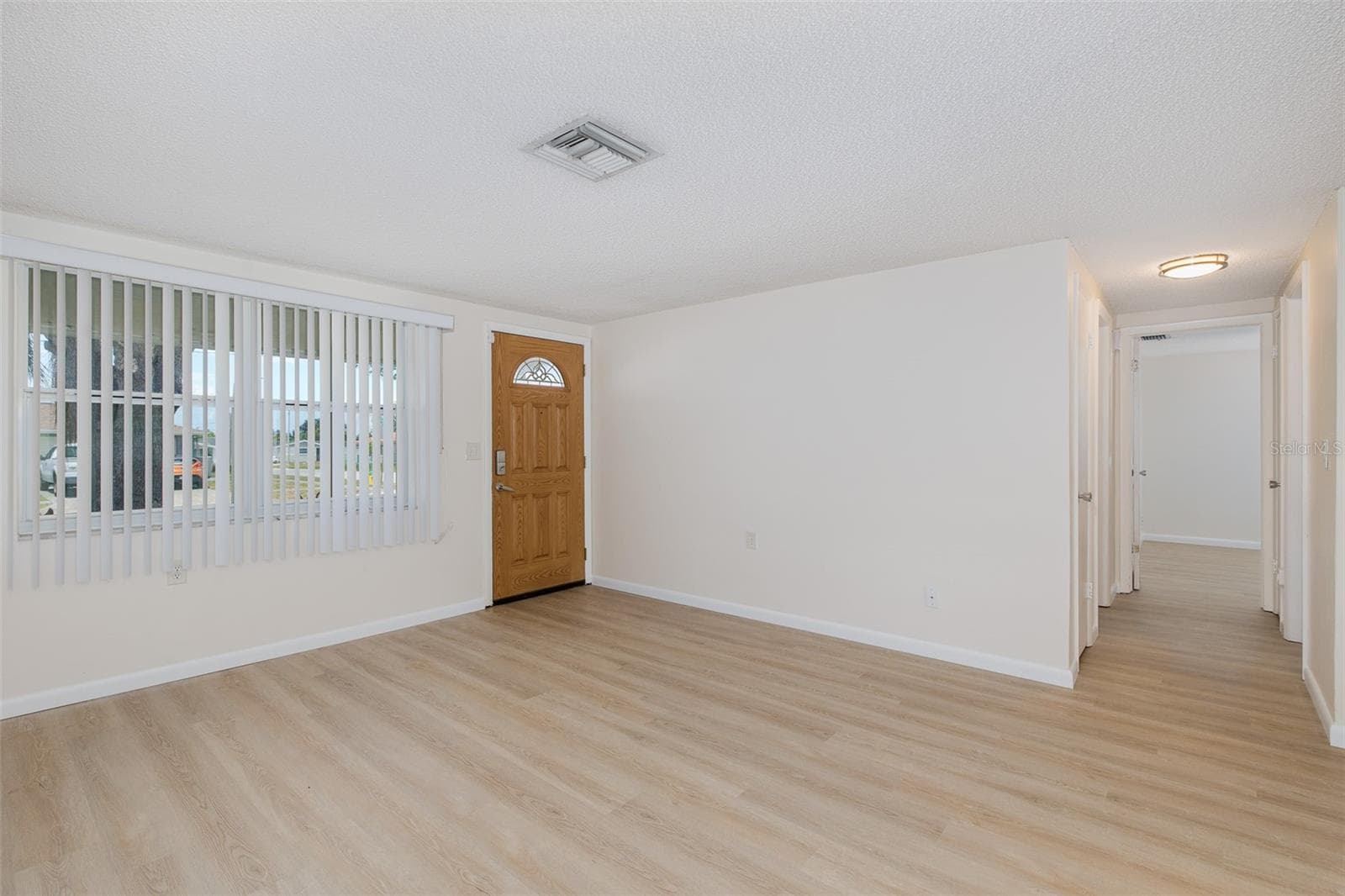 Living Room - 1148 FERNWOOD DR, HOLIDAY