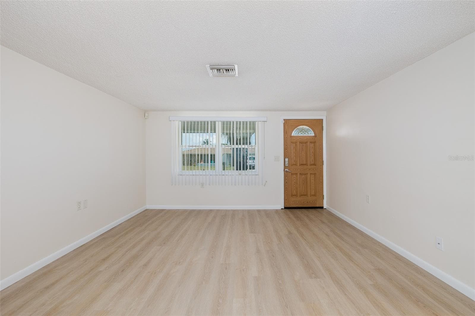Living Room - 1148 FERNWOOD DR, HOLIDAY