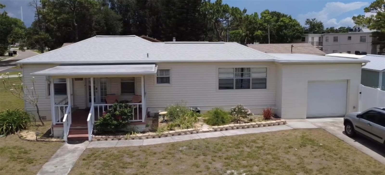 Single Family Residence at 146 NE MADISON CIR N, ST PETERSBURG, photo 2 of 25