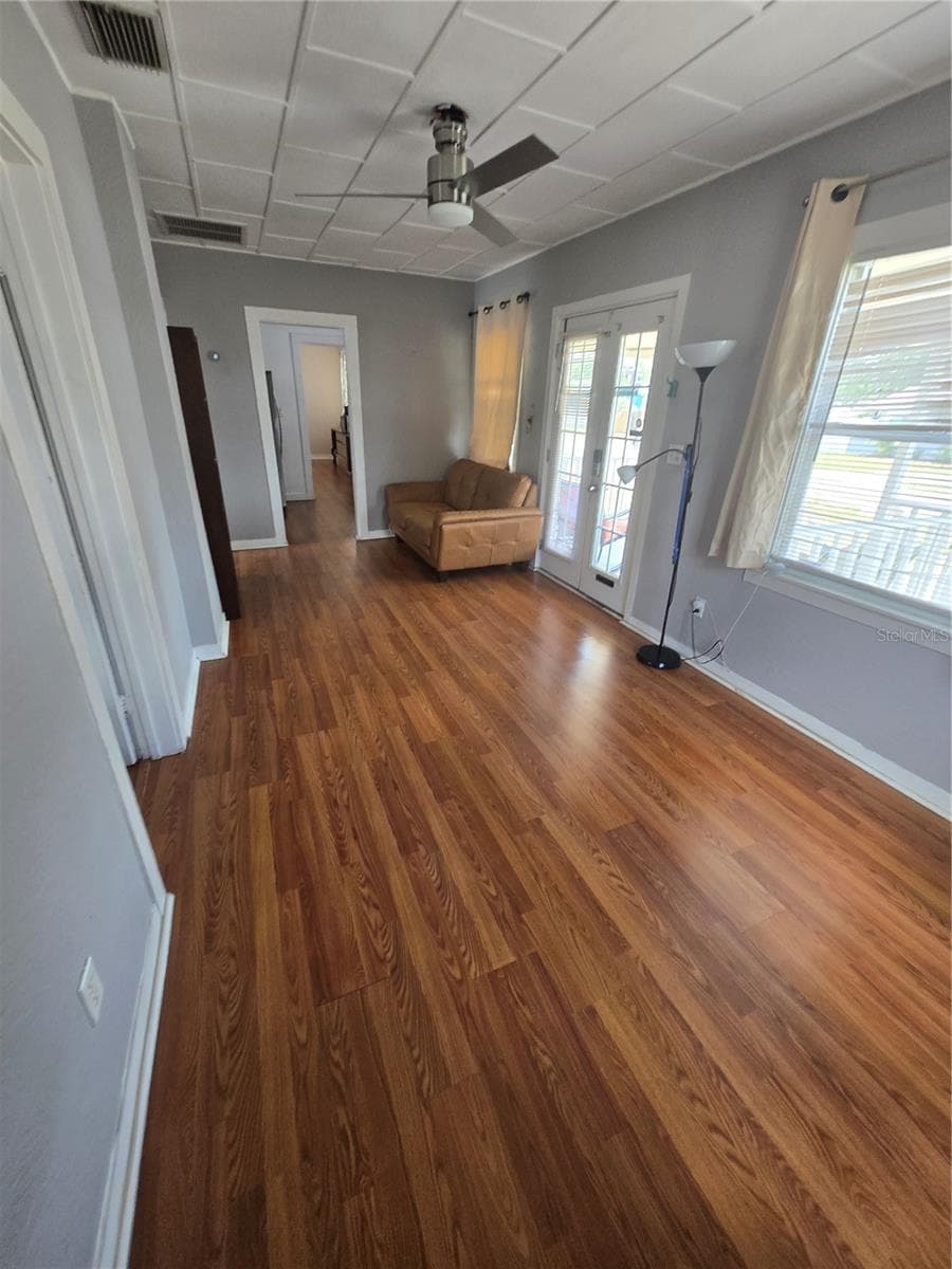 Single Family Residence at 146 NE MADISON CIR N, ST PETERSBURG, photo 10 of 25