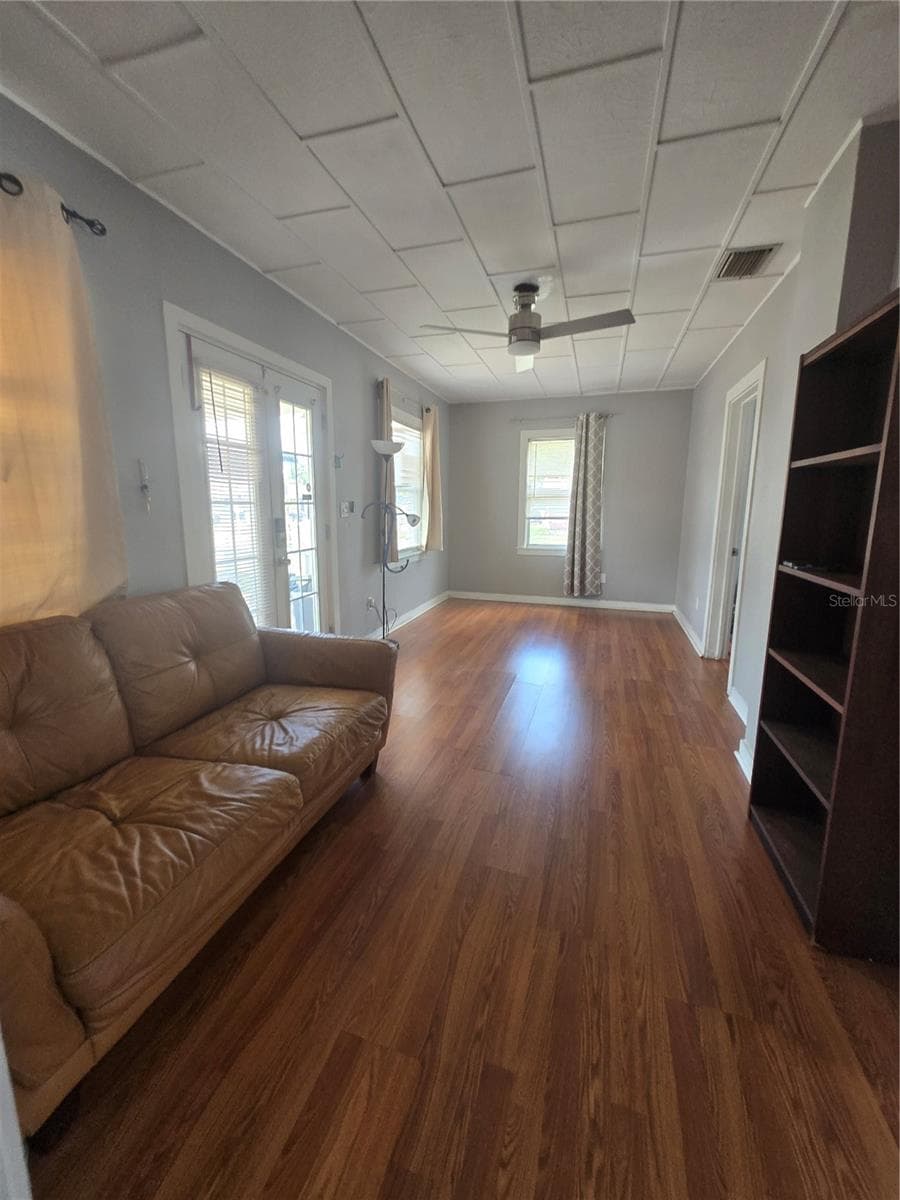 Single Family Residence at 146 NE MADISON CIR N, ST PETERSBURG, photo 11 of 25