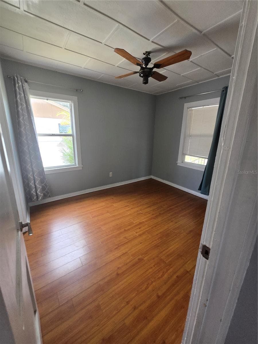 Single Family Residence at 146 NE MADISON CIR N, ST PETERSBURG, photo 20 of 25