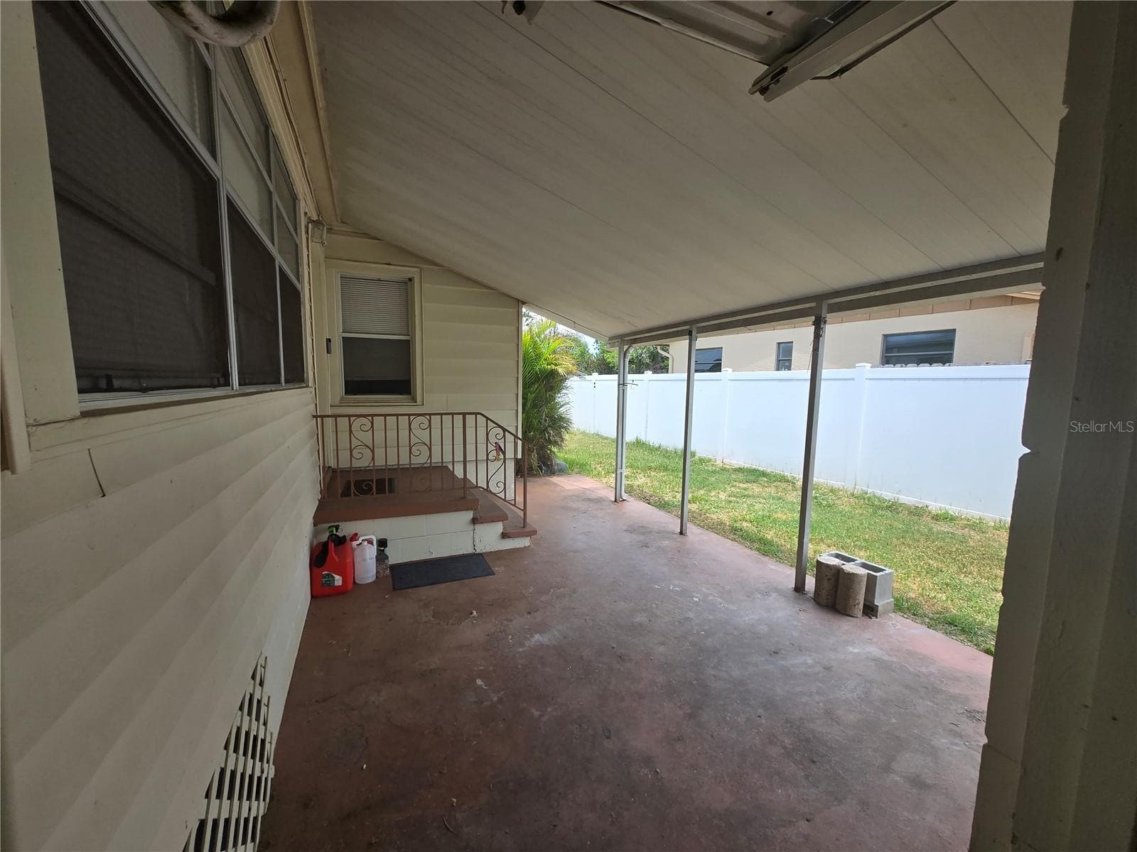 Single Family Residence at 146 NE MADISON CIR N, ST PETERSBURG, photo 24 of 25