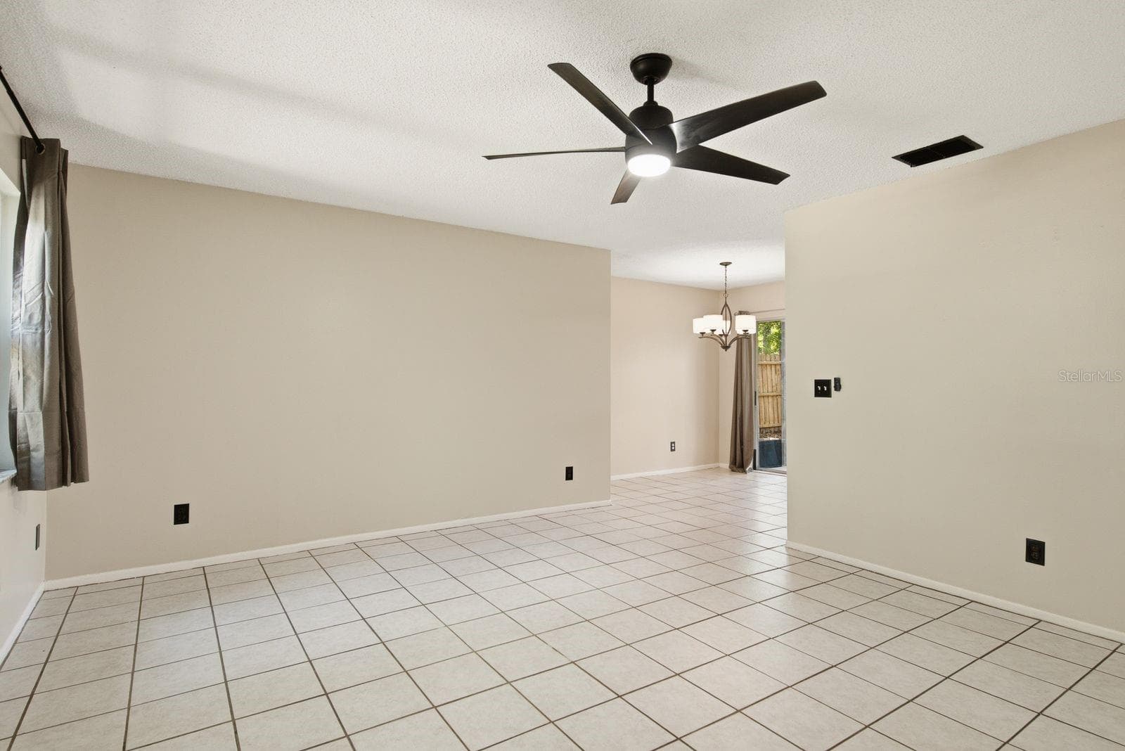 Living area - 442 EVERGREEN DR, OLDSMAR