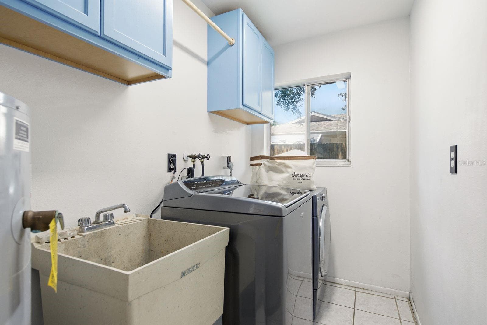 Spacious Laundry Room - 442 EVERGREEN DR, OLDSMAR