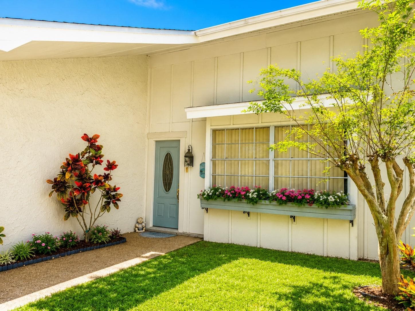 Front Entrance - 4238 PINEFIELD AVE, HOLIDAY