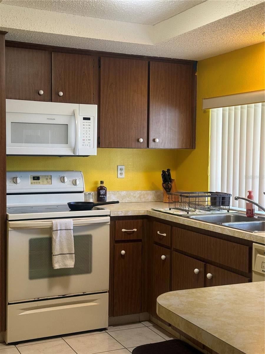 Single Family Residence at 4238 PINEFIELD AVE, HOLIDAY, photo 10 of 64